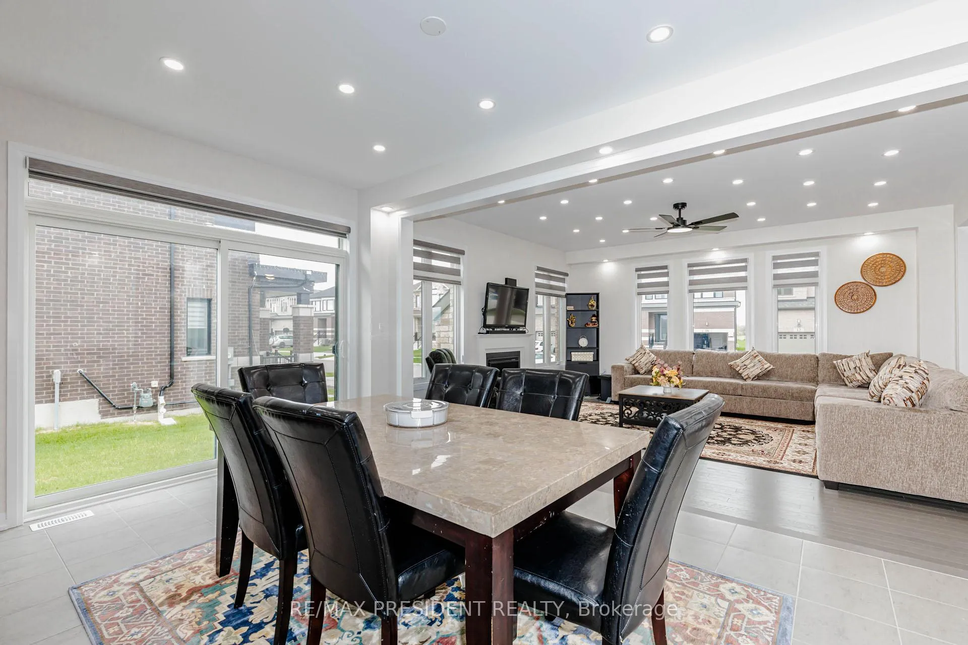 Photo 16 of 405 Newman Drive, Cambridge, Westview — HOMEH