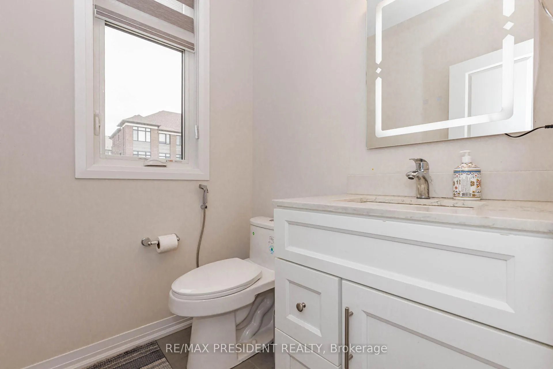 Photo 21 of 405 Newman Drive, Cambridge, Westview — HOMEH