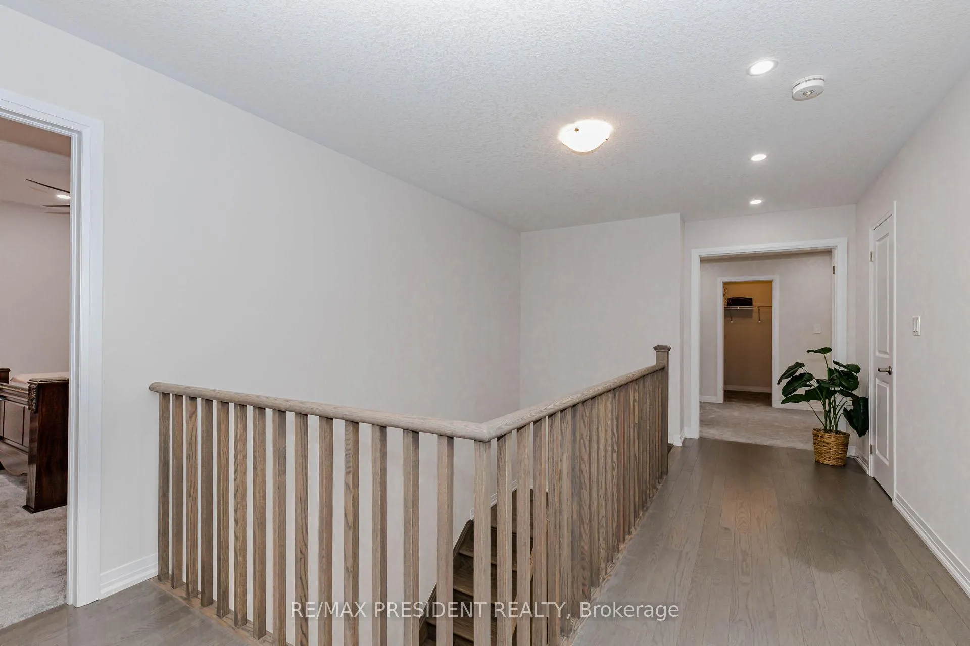 Photo 23 of 405 Newman Drive, Cambridge, Westview — HOMEH