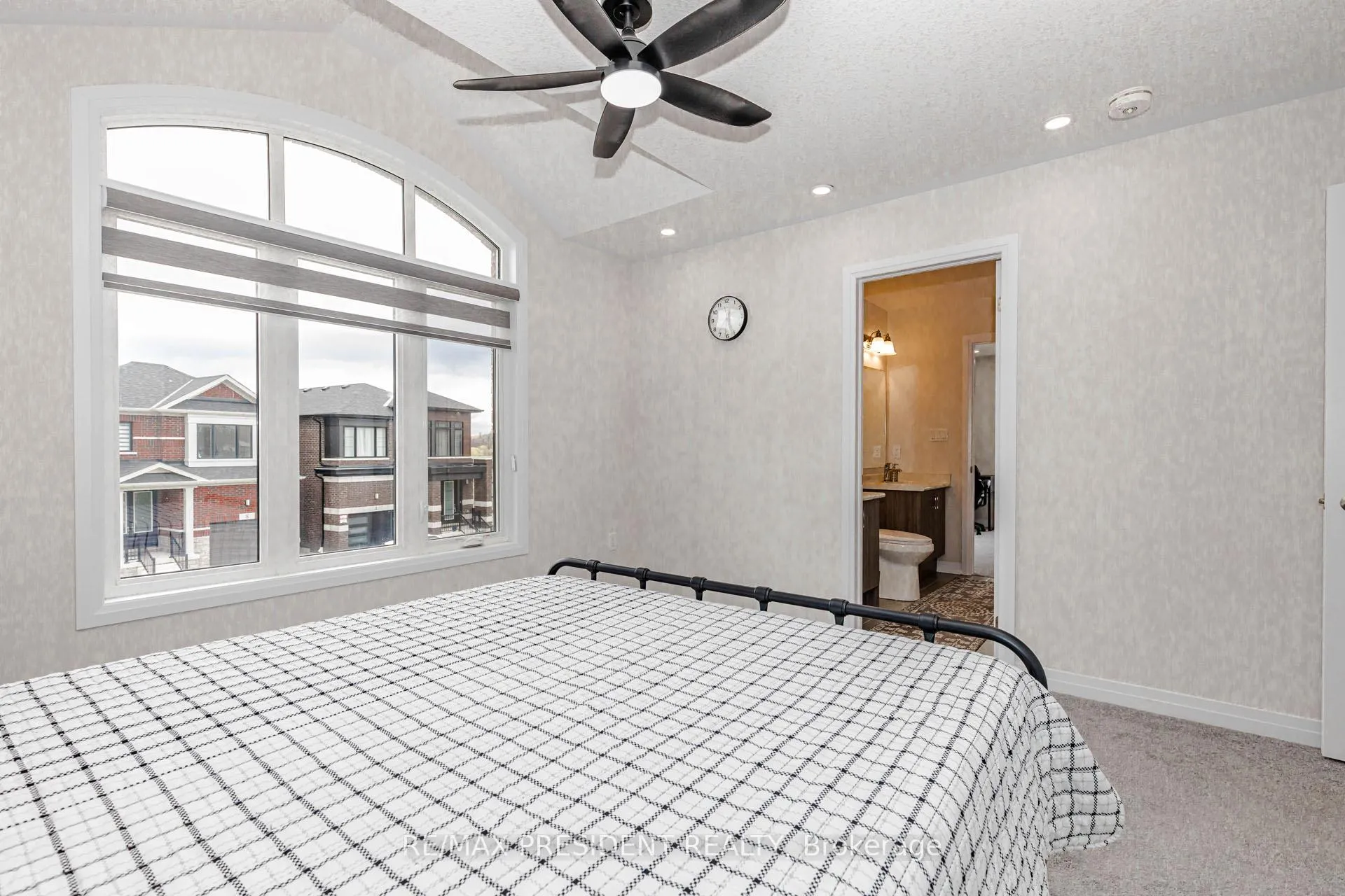 Photo 37 of 405 Newman Drive, Cambridge, Westview — HOMEH