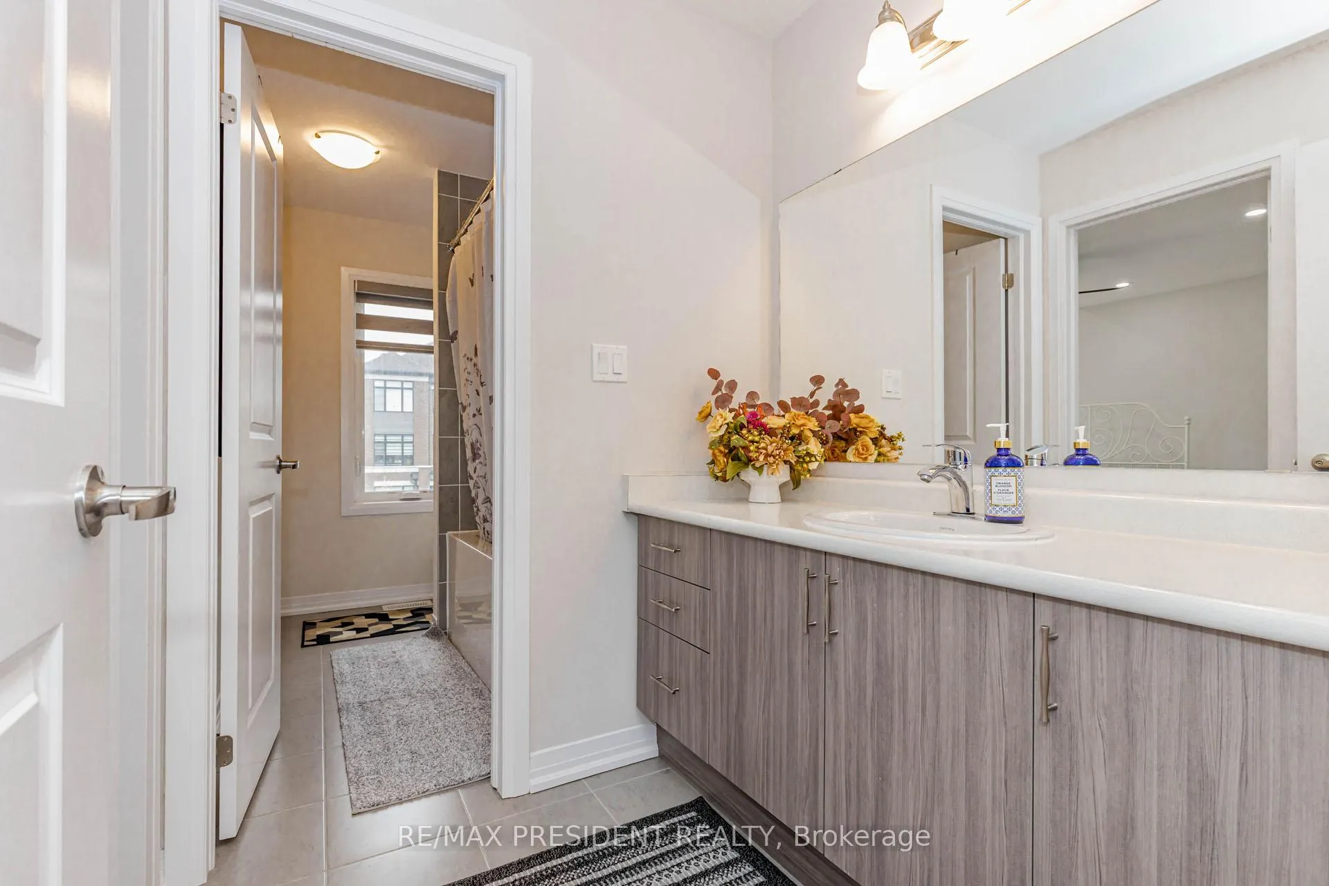 Photo 38 of 405 Newman Drive, Cambridge, Westview — HOMEH