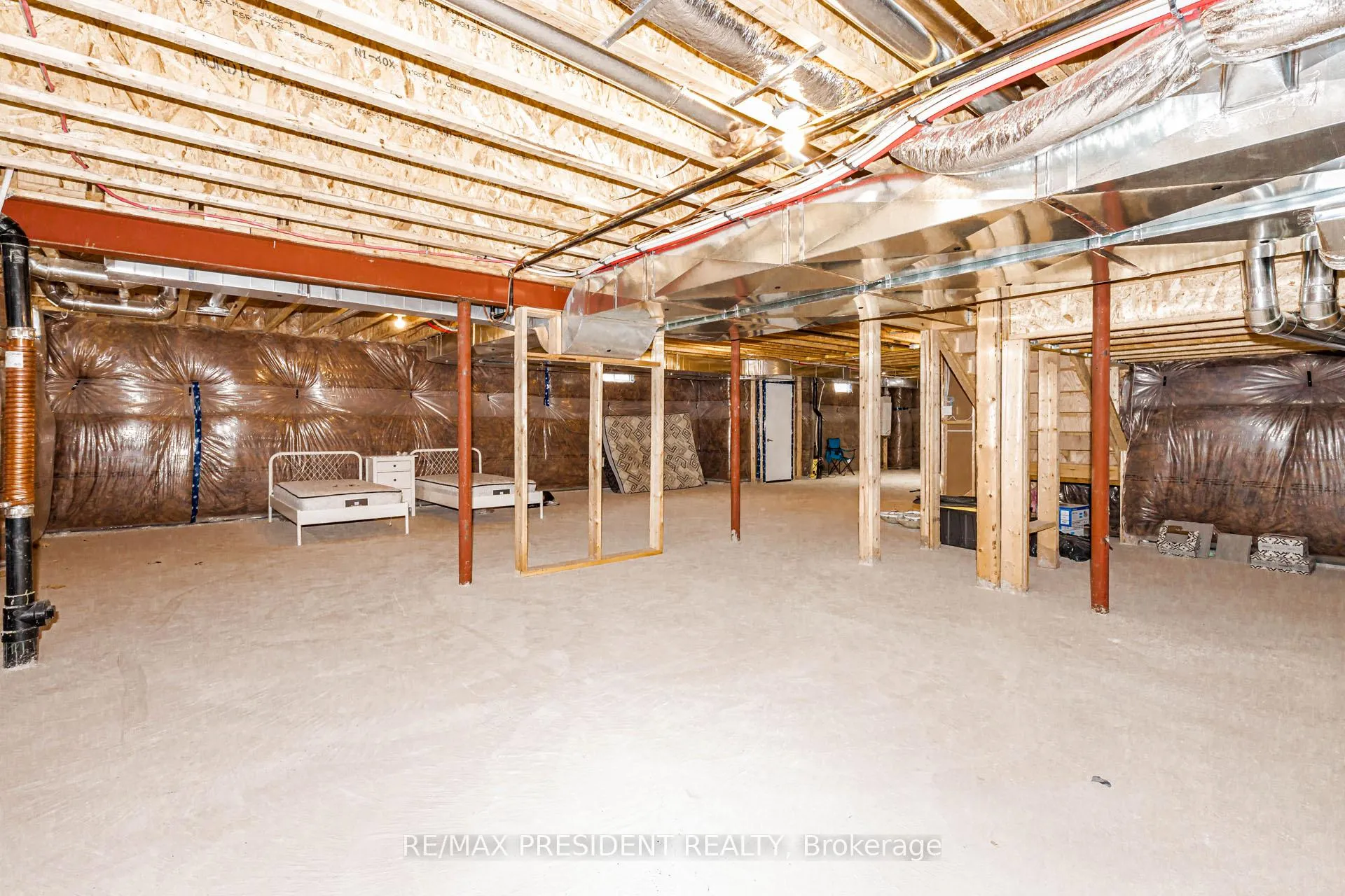 Photo 45 of 405 Newman Drive, Cambridge, Westview — HOMEH
