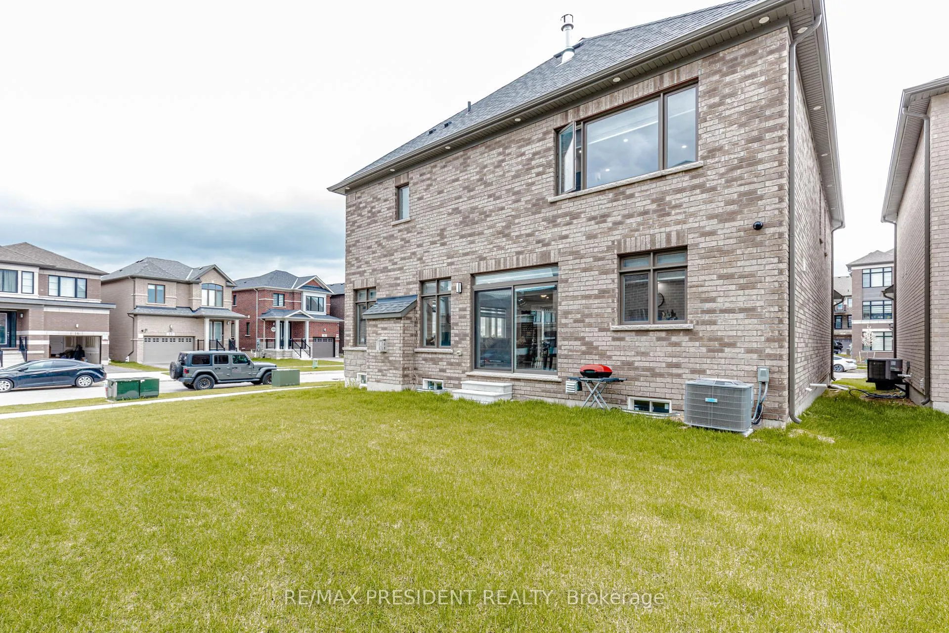 Photo 47 of 405 Newman Drive, Cambridge, Westview — HOMEH