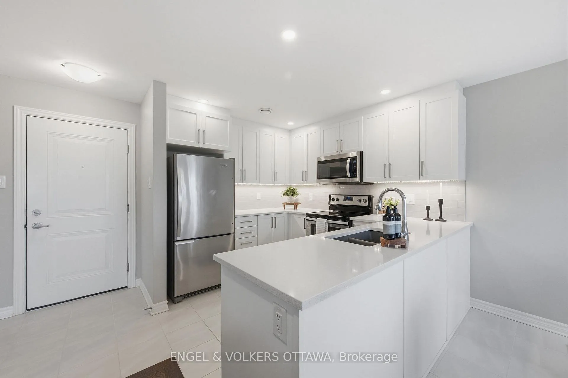 Photo 4 of Unit 10, 365 Tribeca Private, Ottawa, Barrhaven - Longfields — HOMEH