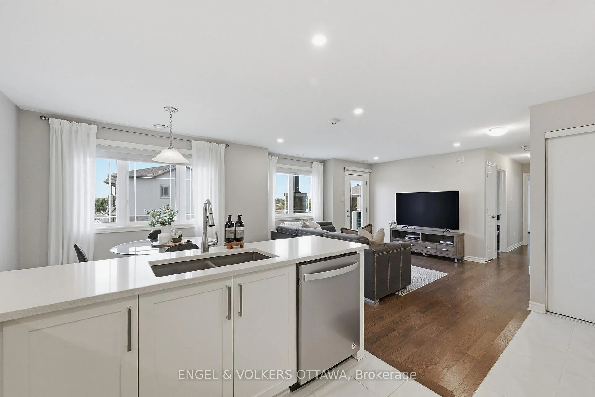 Photo 13 of Unit 10, 365 Tribeca Private, Ottawa, Barrhaven - Longfields — HOMEH
