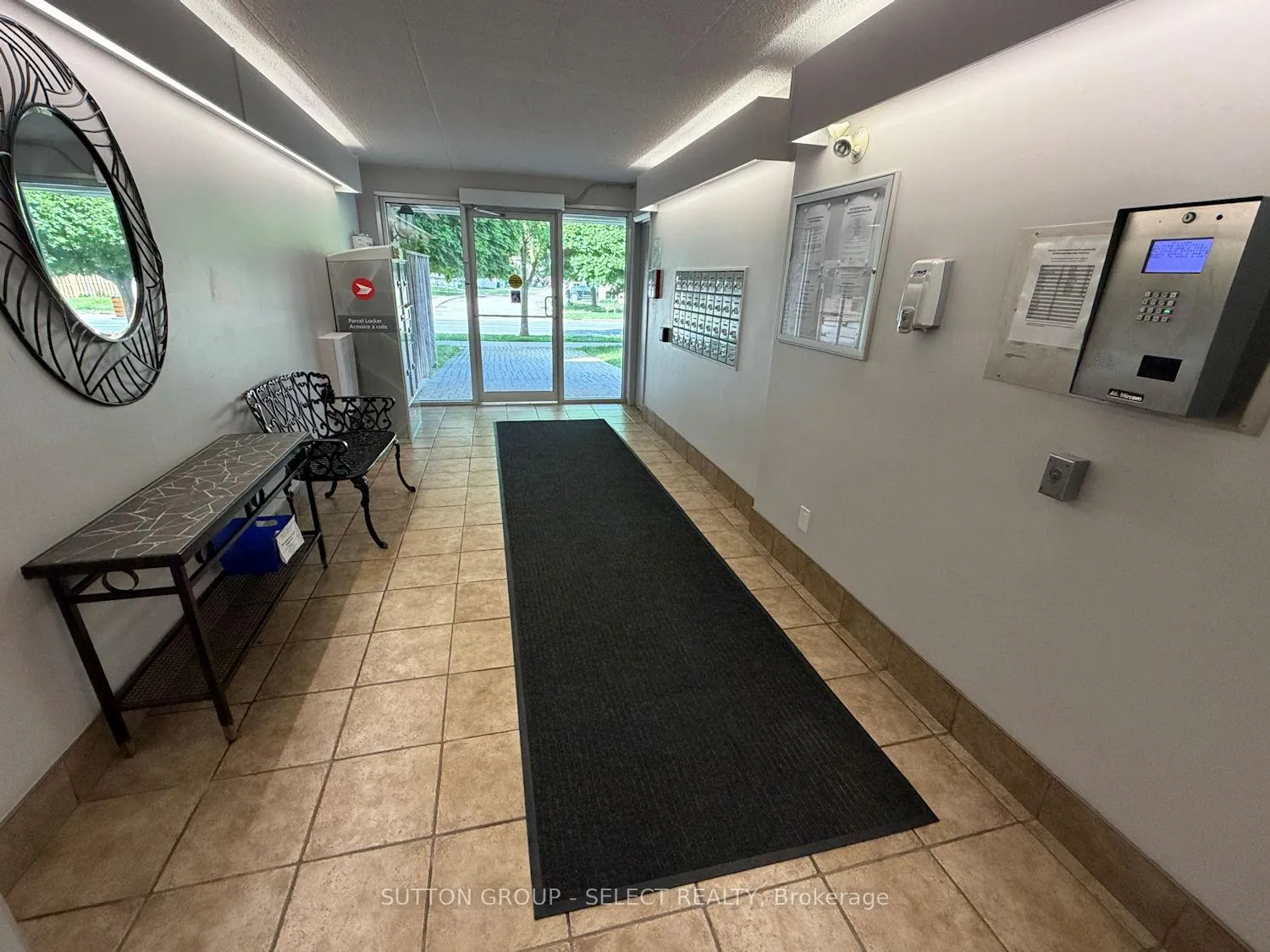 Photo 2 of Unit 203, 80 Breckenridge Drive, Kitchener, Heritage Park - Kitchener — HOMEH