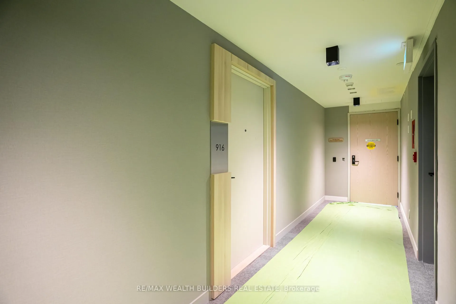 Photo 8 of Unit 916, 1050 Eastern Avenue, Toronto, The Beaches — HOMEH