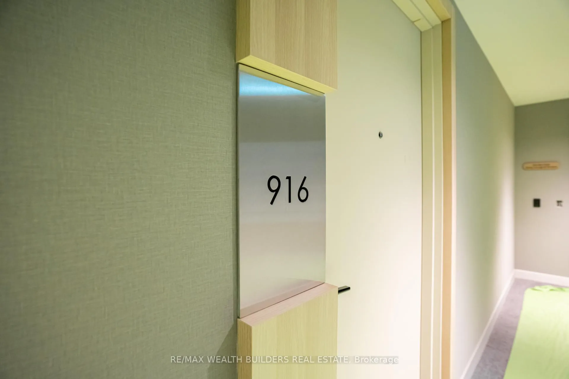 Photo 9 of Unit 916, 1050 Eastern Avenue, Toronto, The Beaches — HOMEH