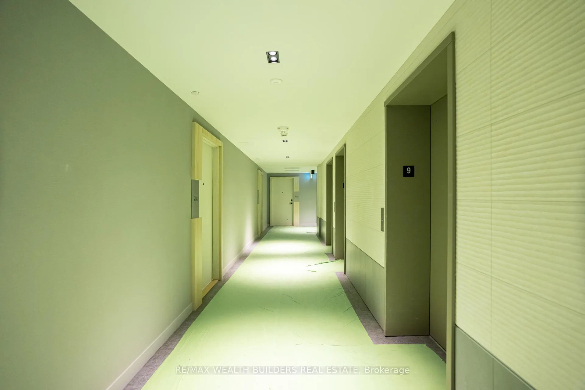 Photo 10 of Unit 916, 1050 Eastern Avenue, Toronto, The Beaches — HOMEH