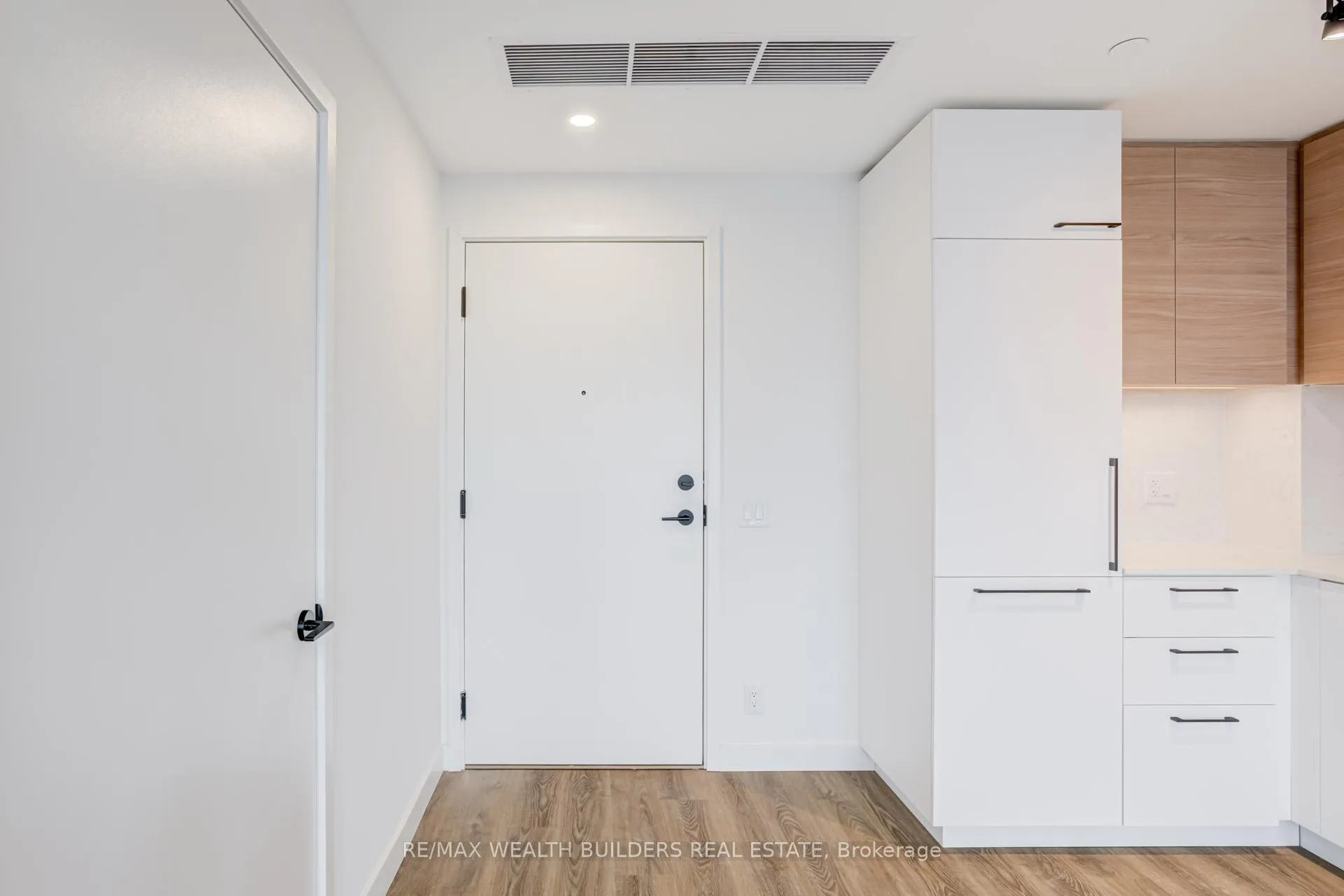 Photo 12 of Unit 916, 1050 Eastern Avenue, Toronto, The Beaches — HOMEH
