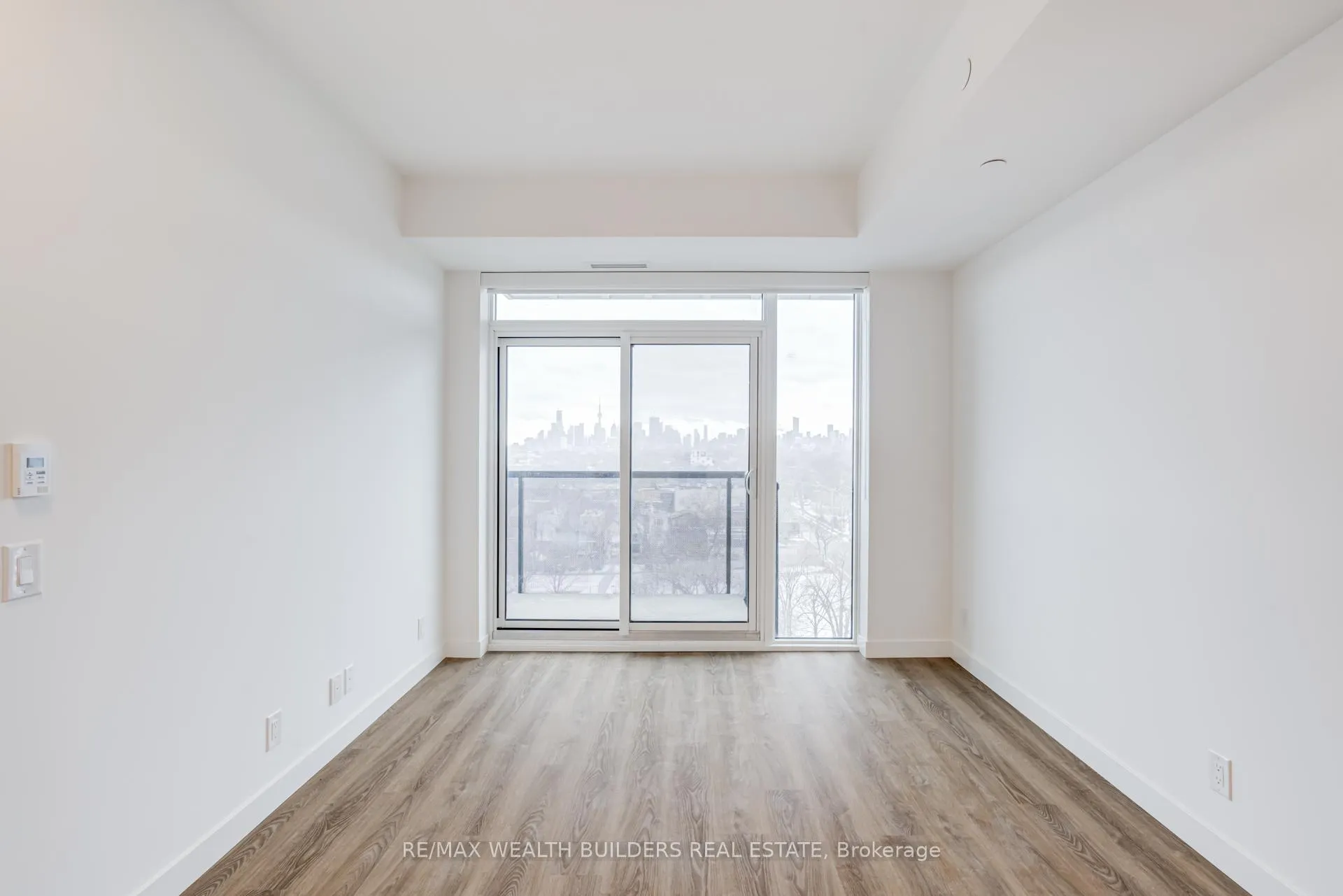 Photo 14 of Unit 916, 1050 Eastern Avenue, Toronto, The Beaches — HOMEH