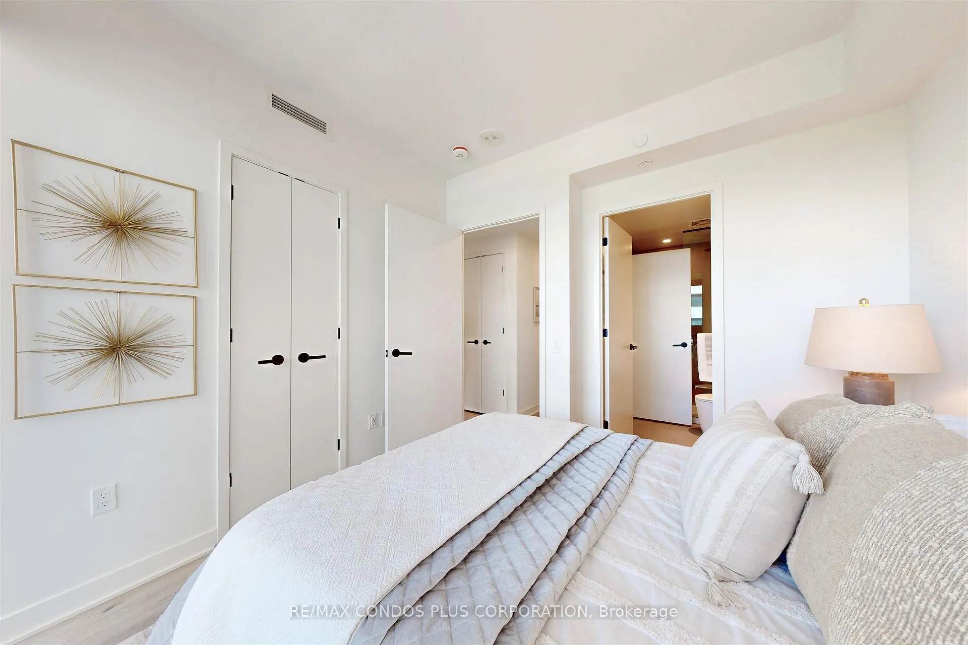 Photo 10 of Unit 3812, 55 Charles Street E, Toronto, Church-Yonge Corridor — HOMEH