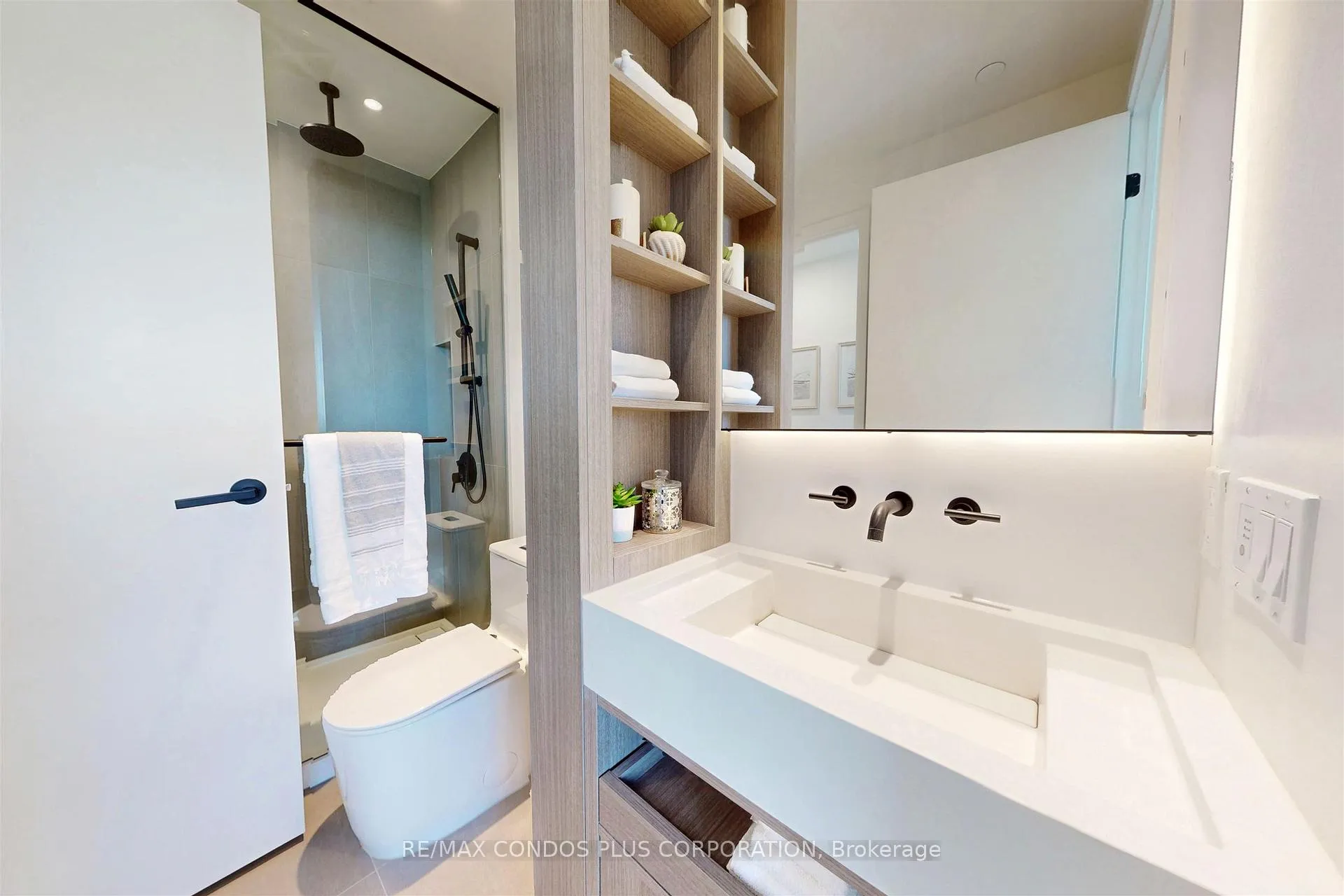 Photo 14 of Unit 3812, 55 Charles Street E, Toronto, Church-Yonge Corridor — HOMEH
