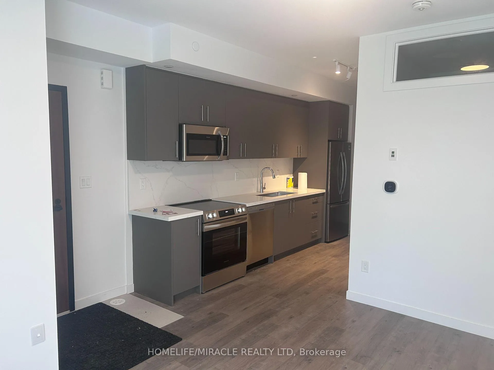 Photo 3 of Unit 21, 109 Marydale Avenue, Markham, Middlefield — HOMEH