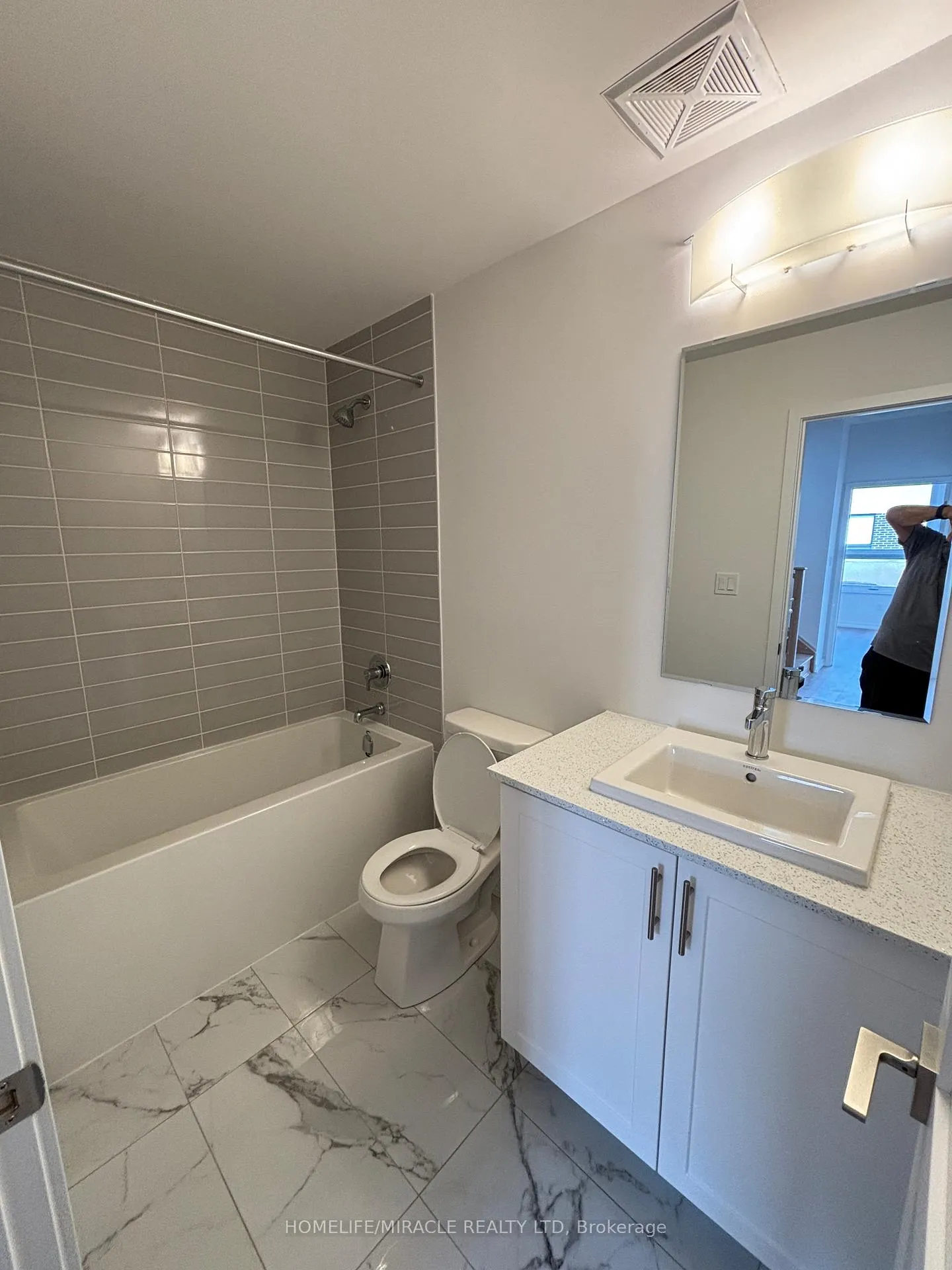 Photo 11 of Unit 26, 17 Lytham Green Circle, Newmarket, Glenway Estates — HOMEH