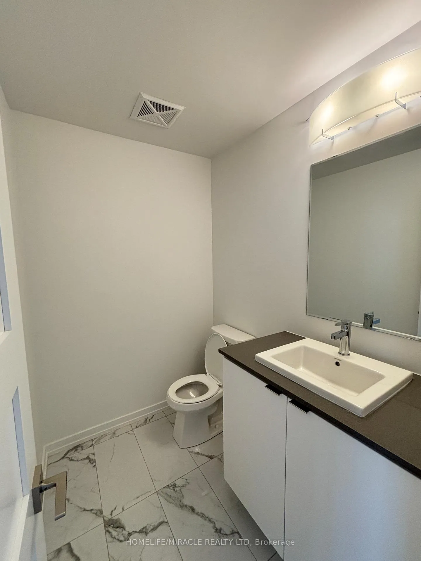 Photo 13 of Unit 26, 17 Lytham Green Circle, Newmarket, Glenway Estates — HOMEH
