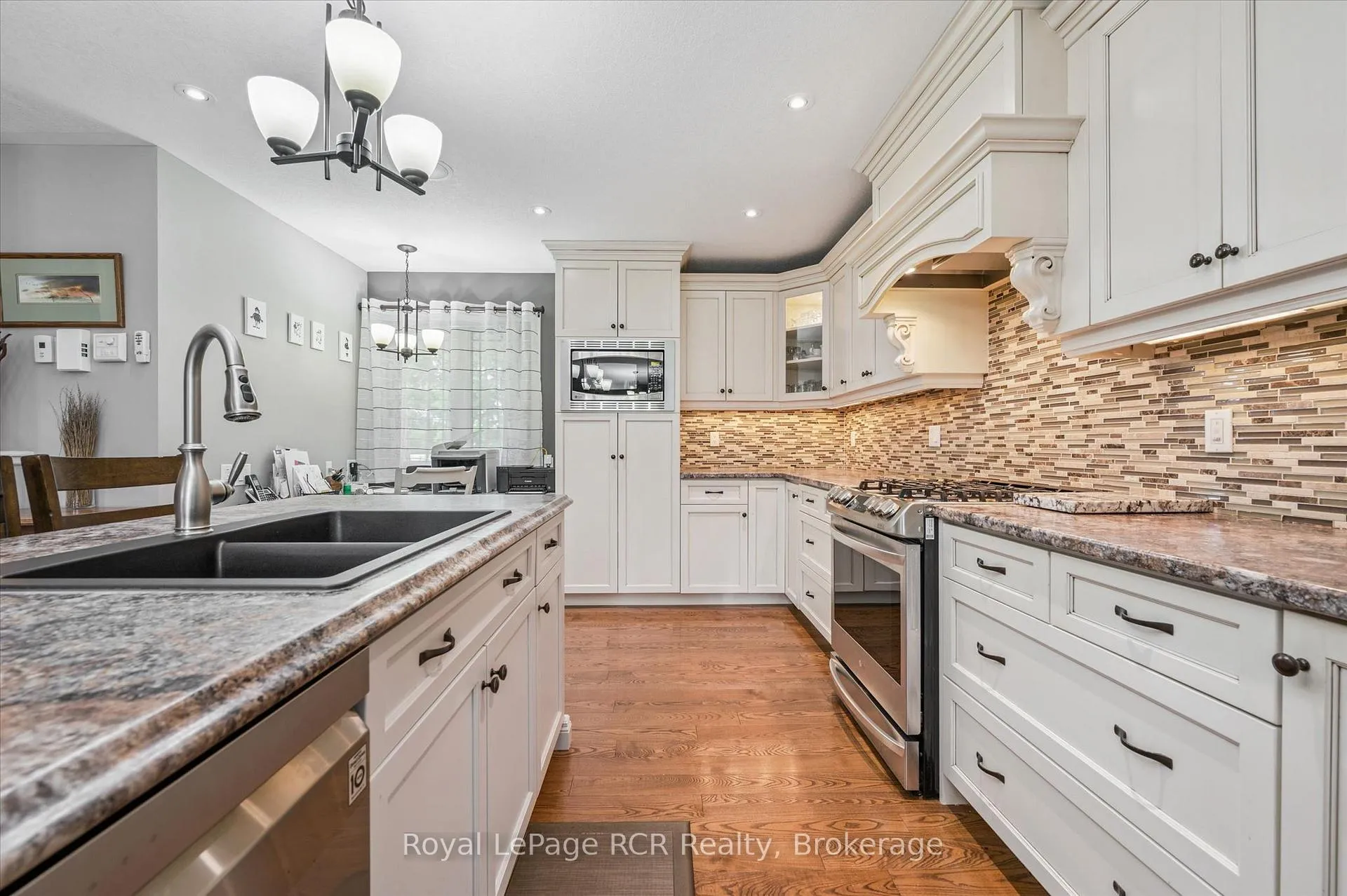 Photo 22 of 104 Harris Crescent, Southgate — HOMEH