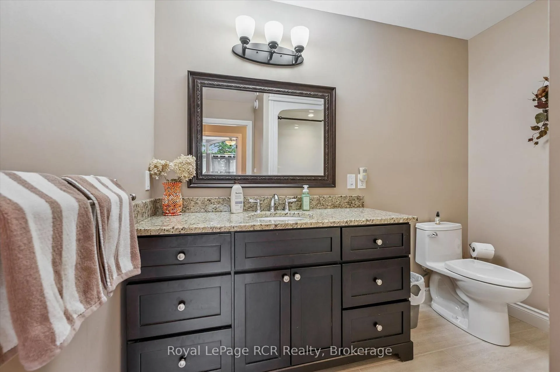 Photo 28 of 104 Harris Crescent, Southgate — HOMEH