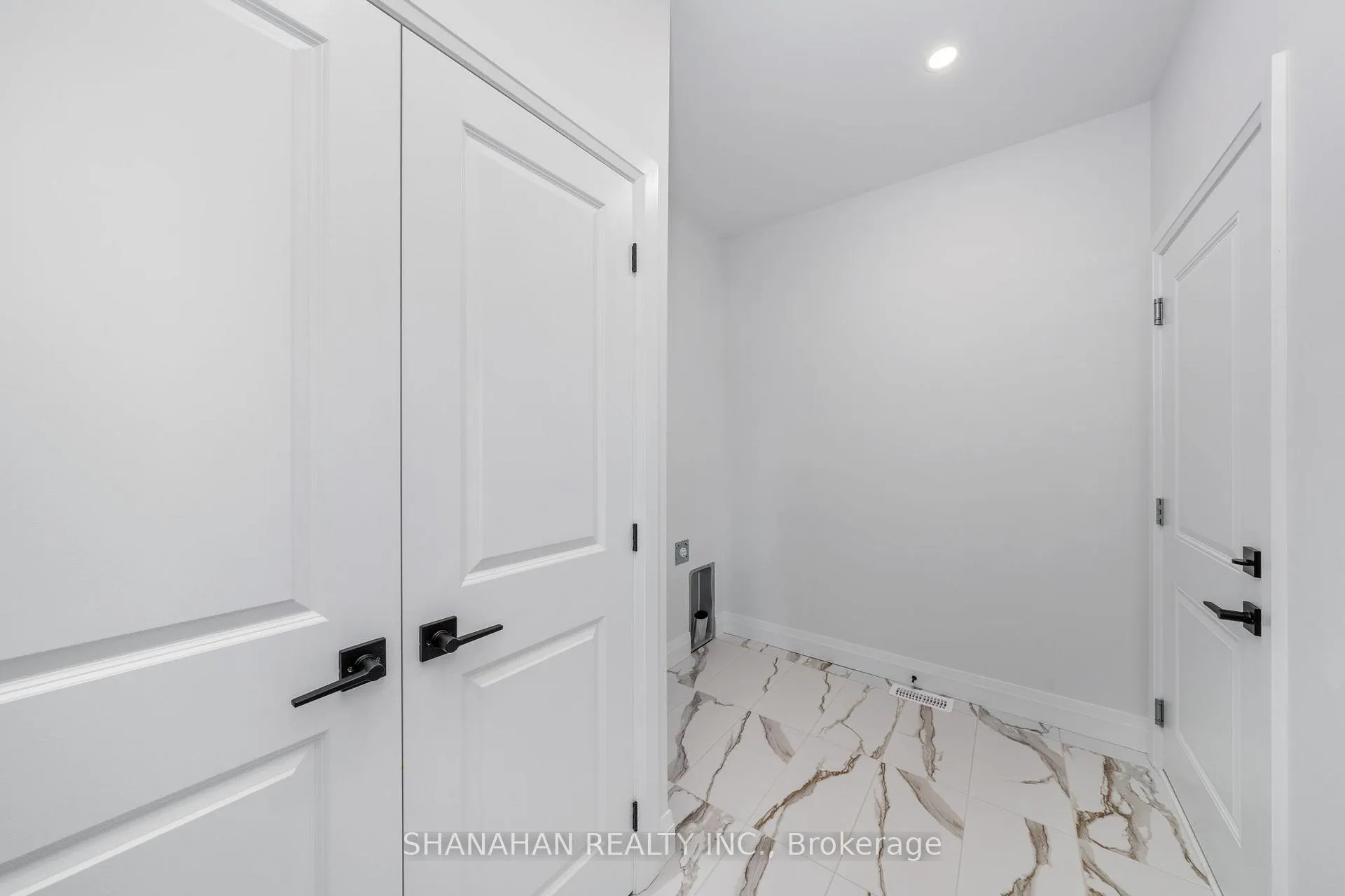 Photo 6 of 397 Victoria Street, Warwick, Watford — HOMEH