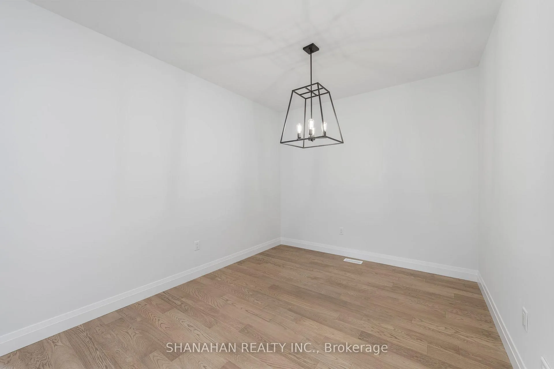 Photo 9 of 397 Victoria Street, Warwick, Watford — HOMEH