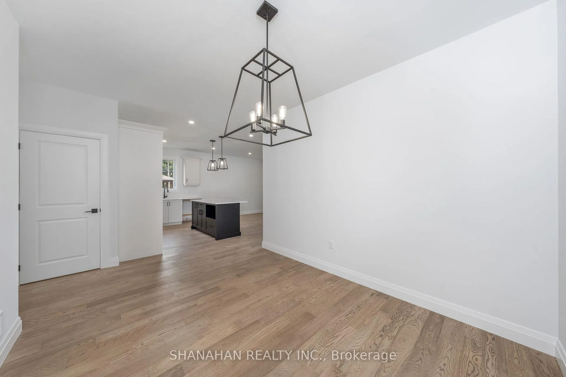 Photo 10 of 397 Victoria Street, Warwick, Watford — HOMEH