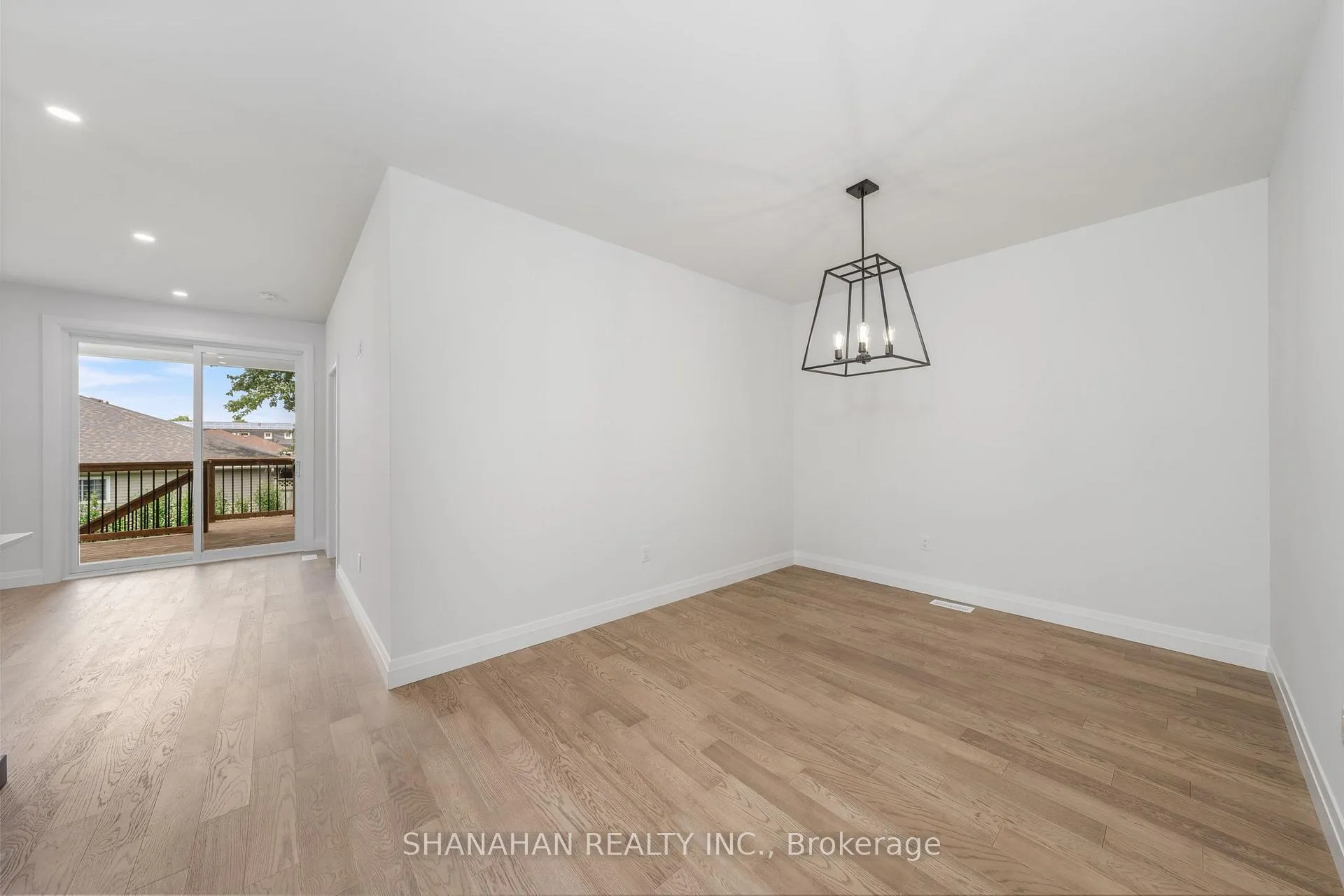 Photo 18 of 397 Victoria Street, Warwick, Watford — HOMEH