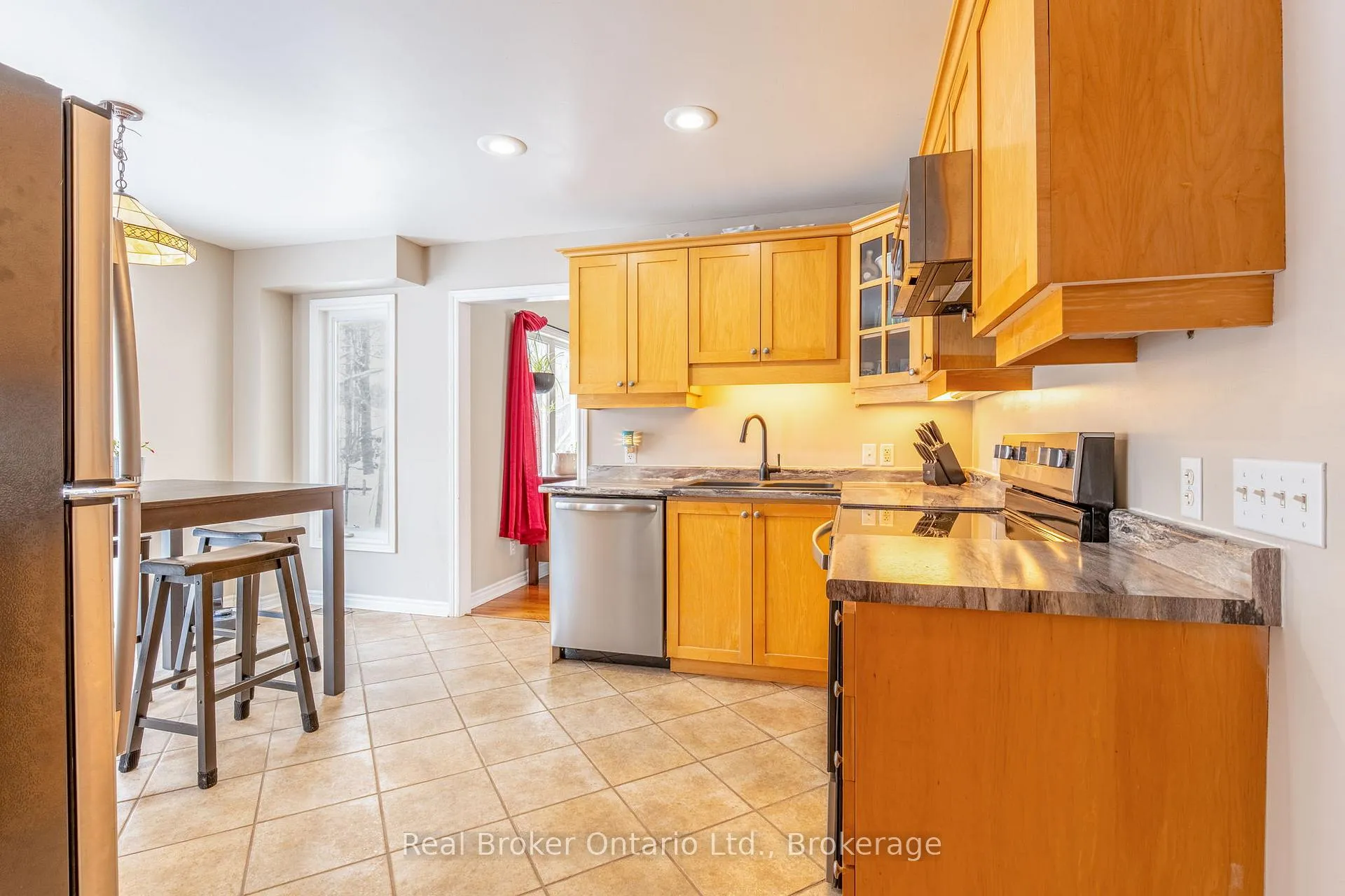 Photo 7 of 9 Boyd Crescent, Oro-Medonte, Moonstone — HOMEH