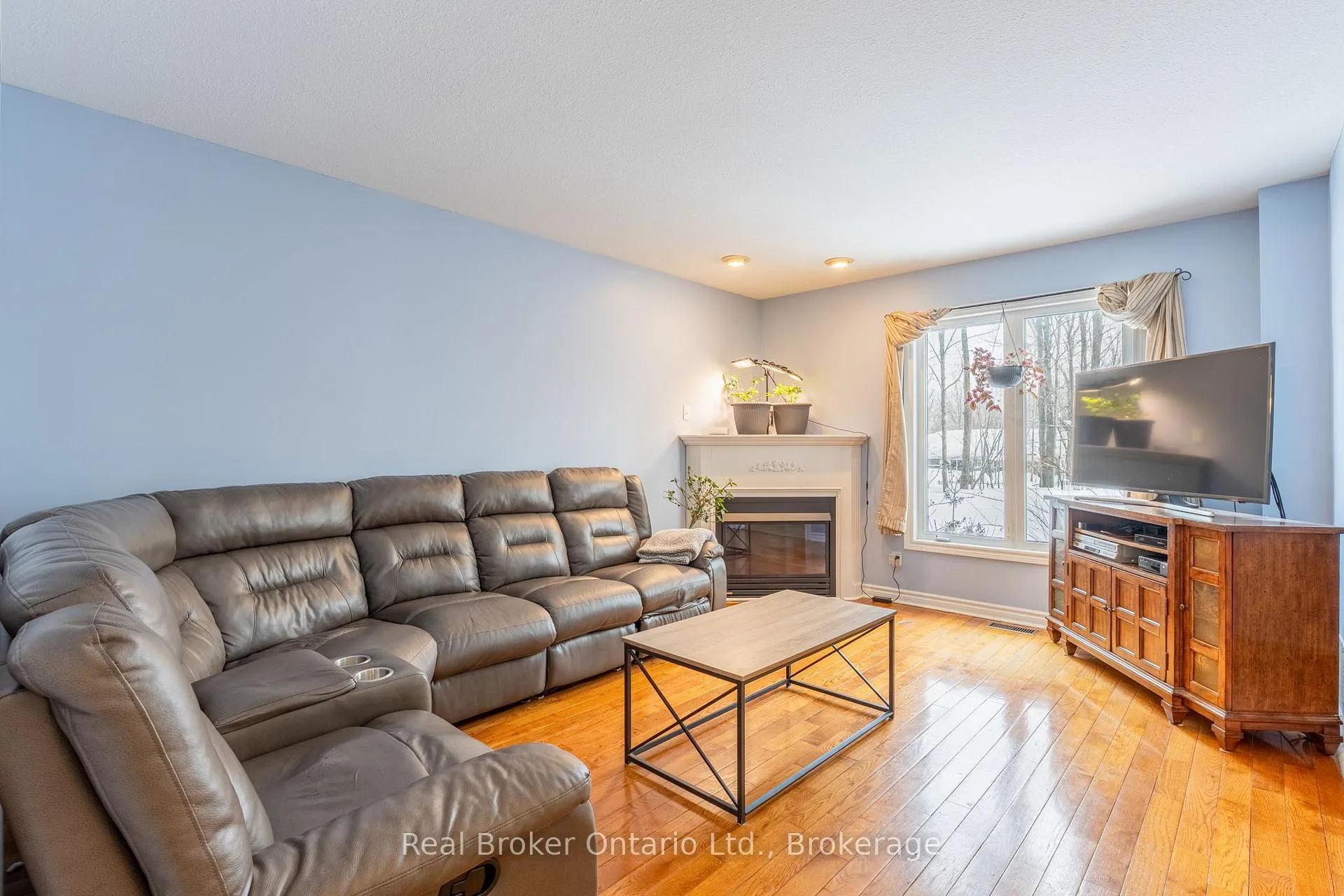Photo 8 of 9 Boyd Crescent, Oro-Medonte, Moonstone — HOMEH