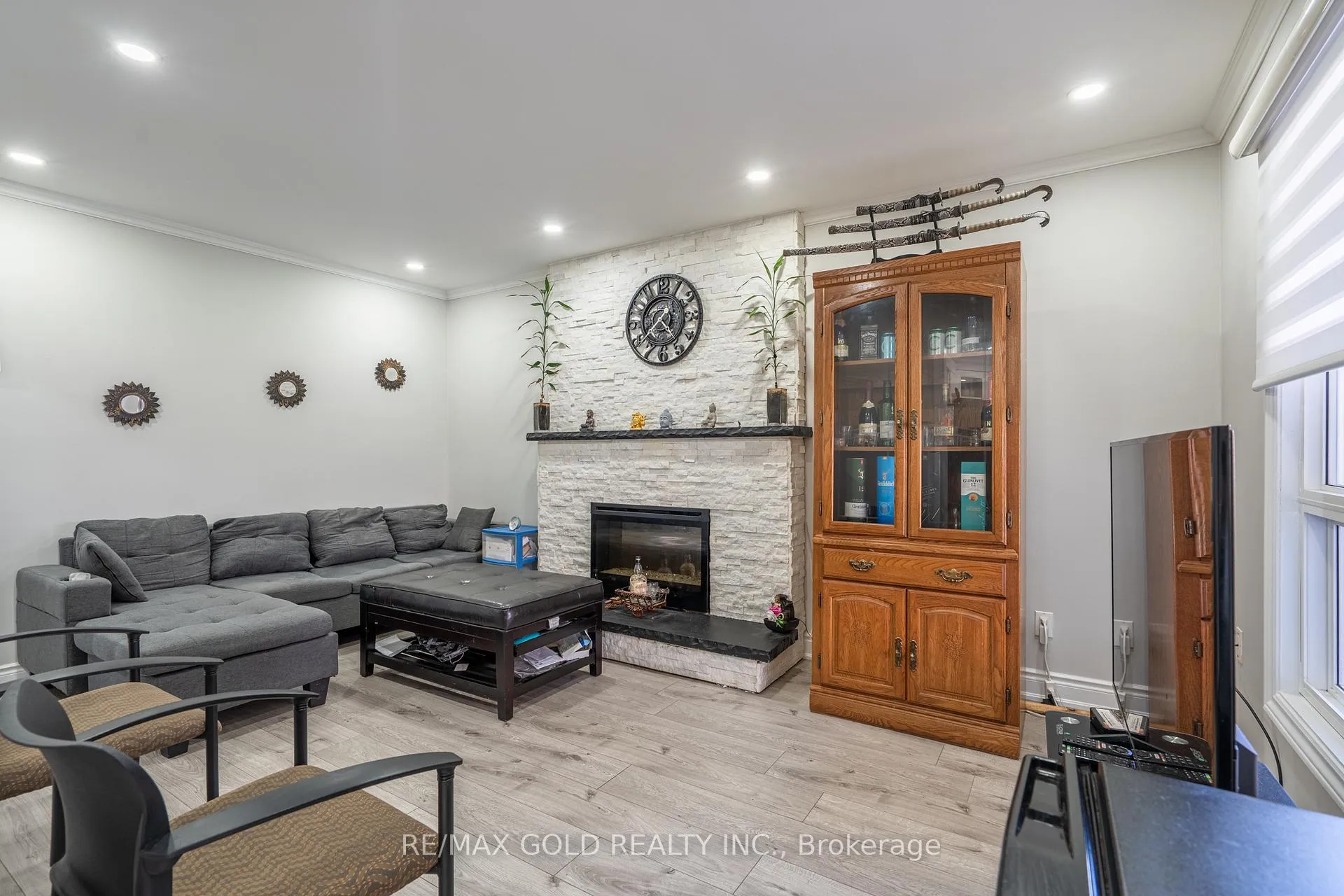 Photo 15 of 103 Lord Simcoe Drive, Brampton, Westgate — HOMEH