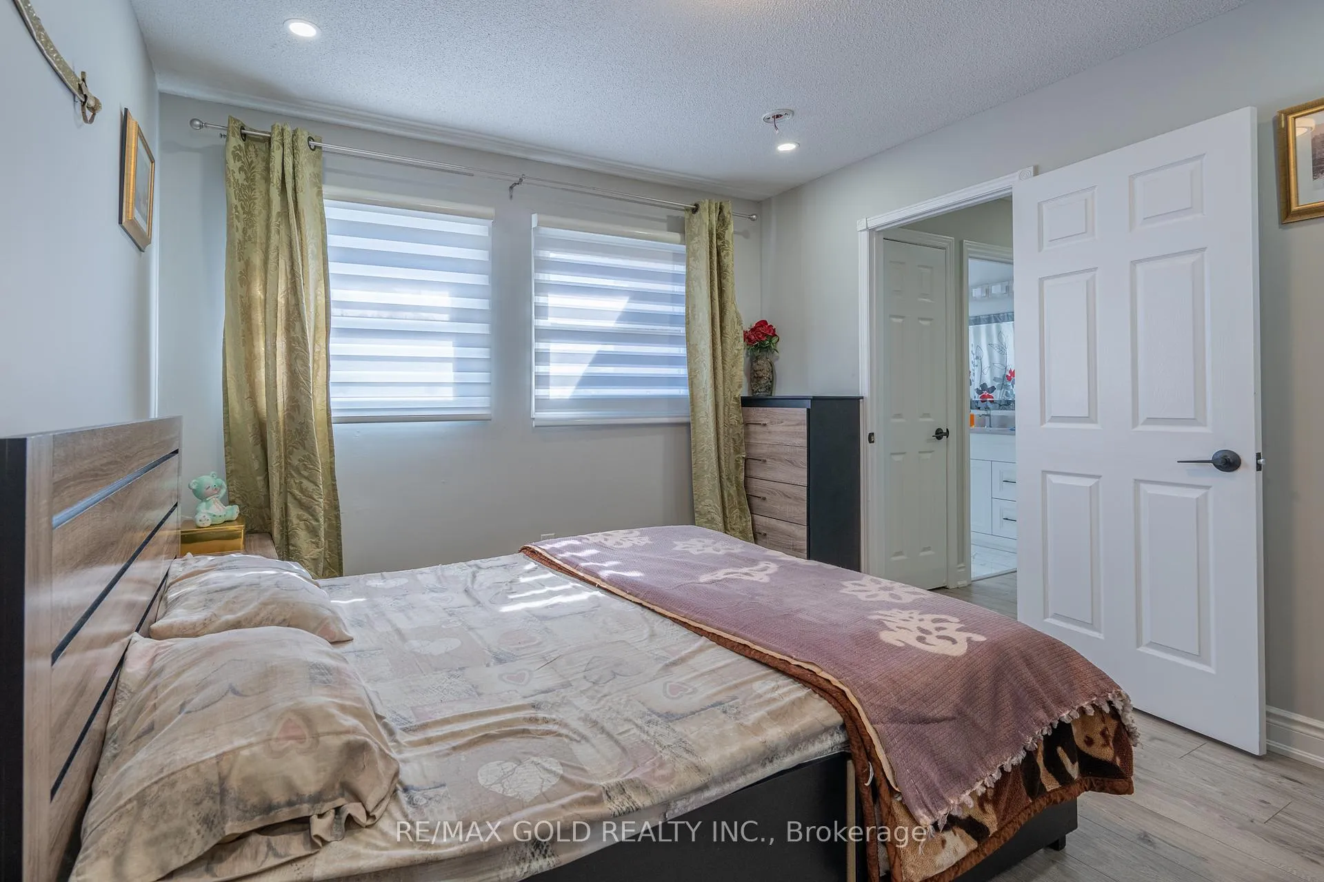 Photo 28 of 103 Lord Simcoe Drive, Brampton, Westgate — HOMEH