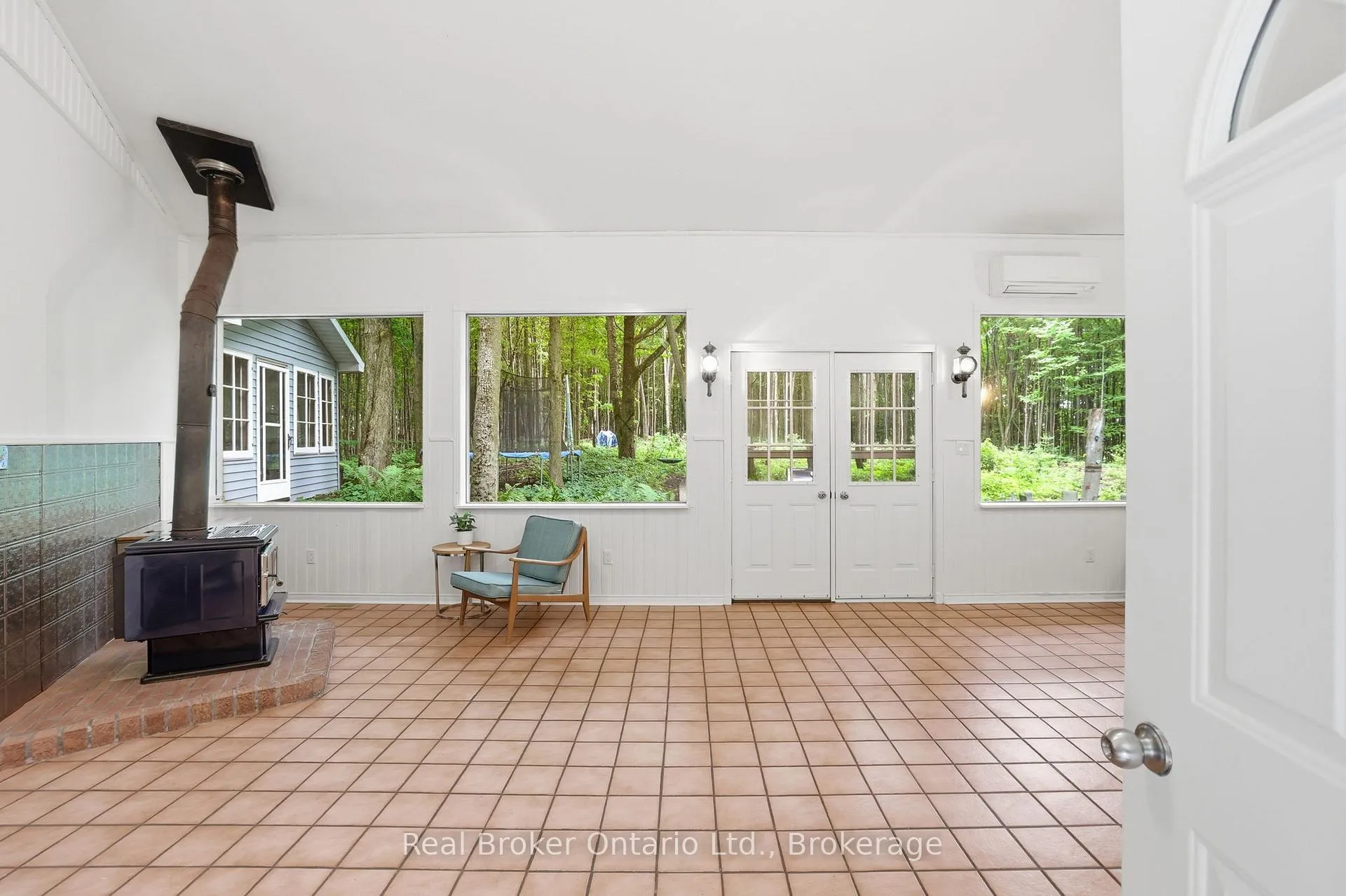 Photo 5 of 805500 25 Side Road, Grey Highlands — HOMEH