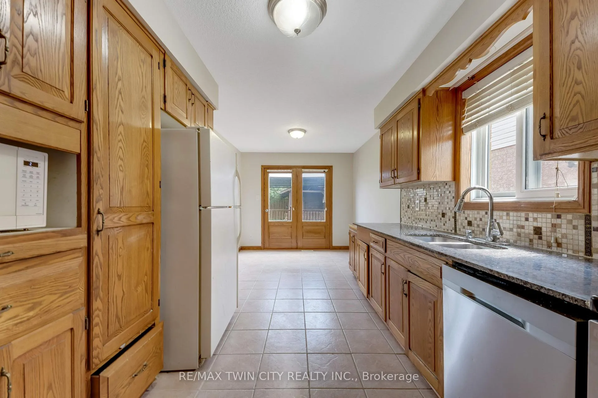 Photo 9 of 213 Grey Fox Drive, Kitchener — HOMEH