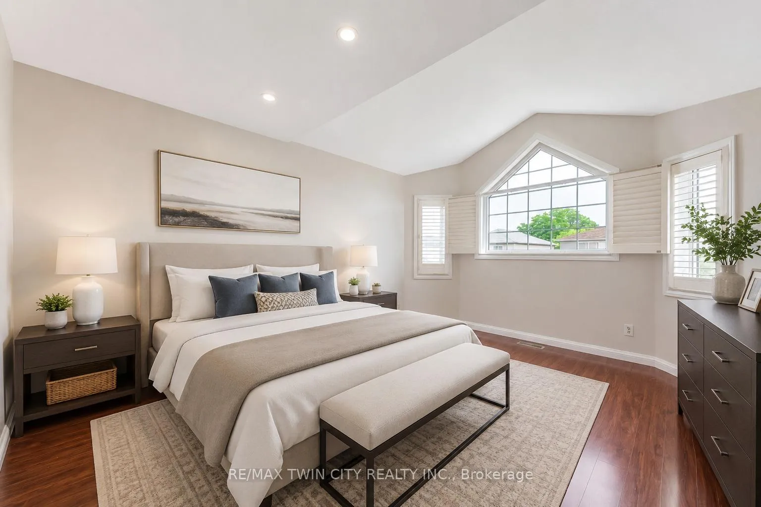 Photo 16 of 213 Grey Fox Drive, Kitchener — HOMEH