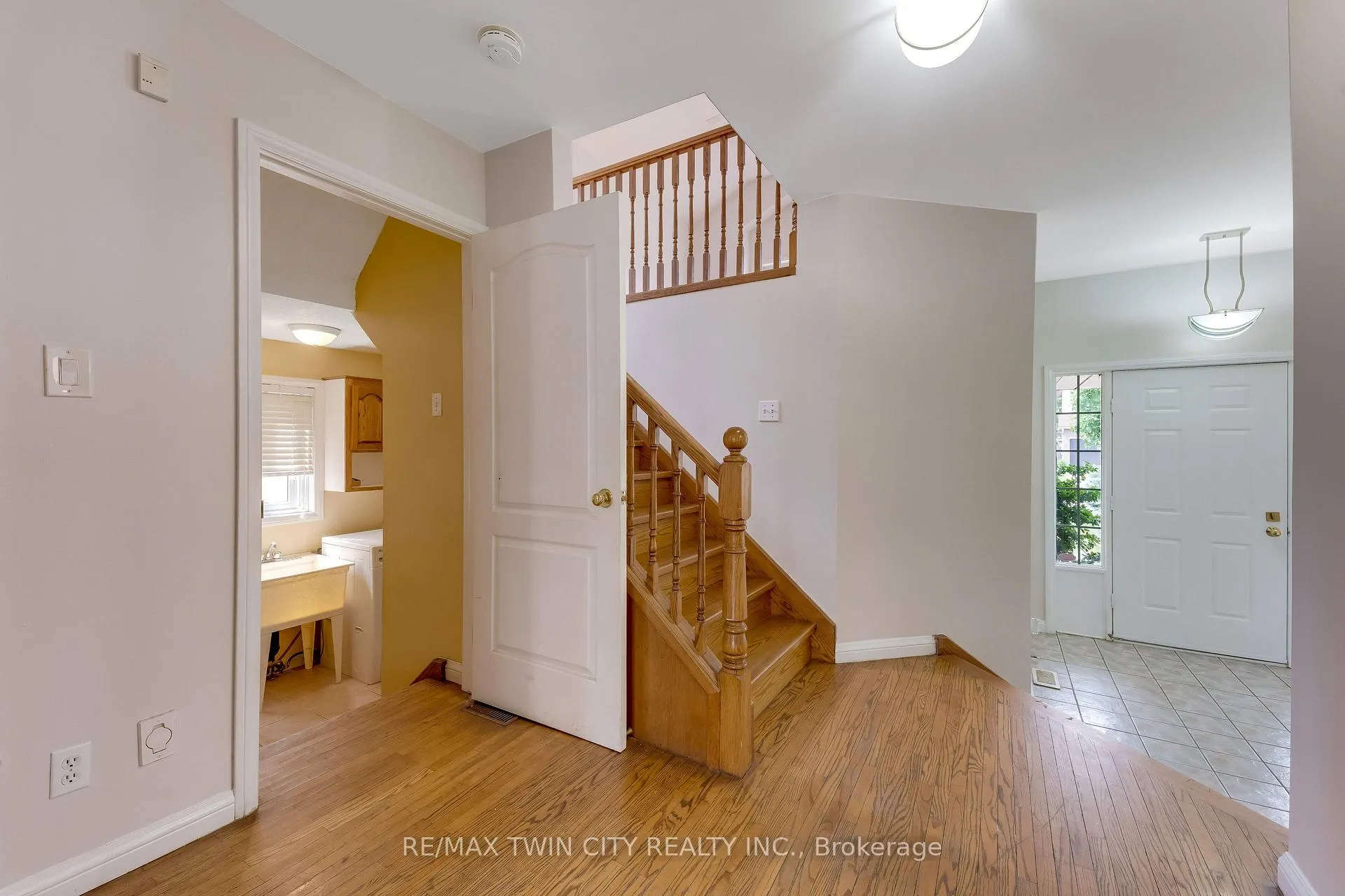 Photo 28 of 213 Grey Fox Drive, Kitchener — HOMEH