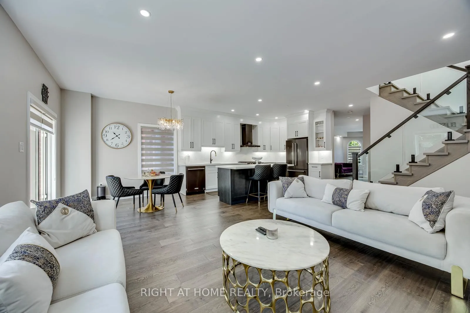 Photo 10 of 1451 Tobyn Drive, Burlington, Tansley — HOMEH