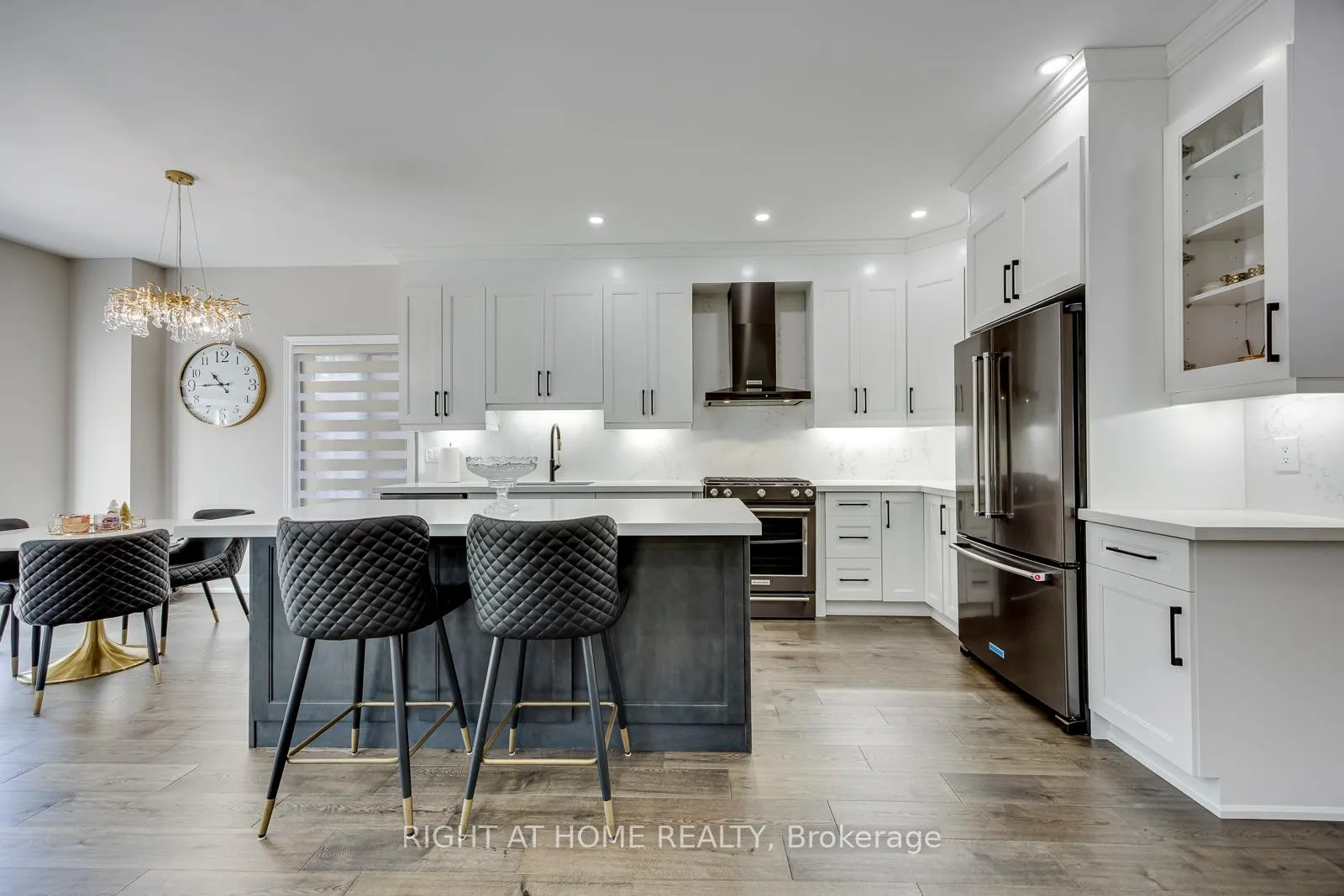 Photo 13 of 1451 Tobyn Drive, Burlington, Tansley — HOMEH