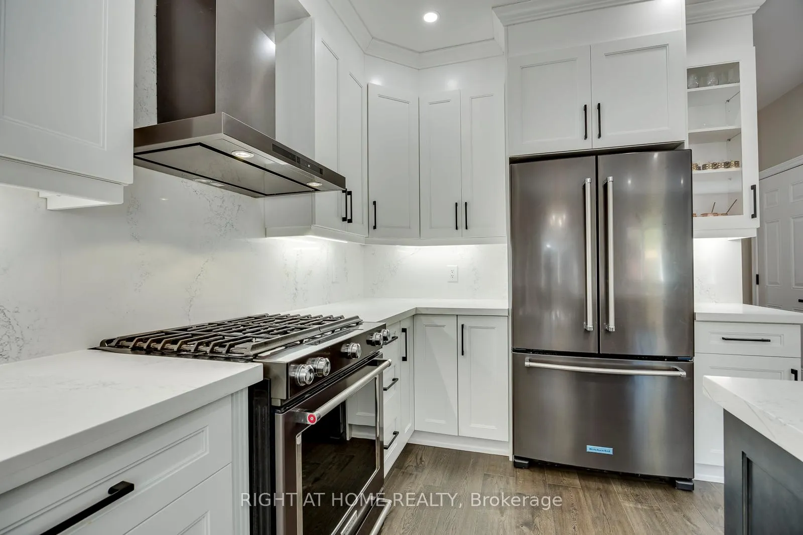 Photo 17 of 1451 Tobyn Drive, Burlington, Tansley — HOMEH