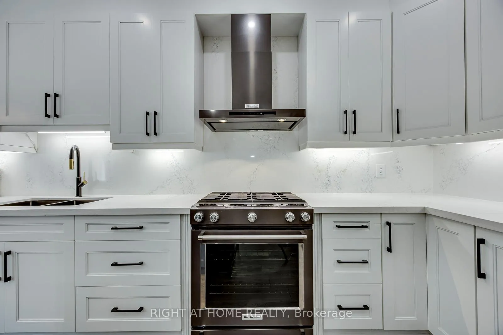 Photo 18 of 1451 Tobyn Drive, Burlington, Tansley — HOMEH