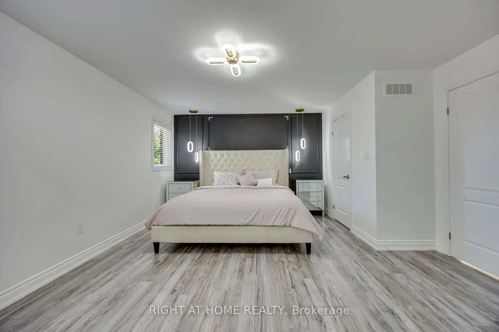 Photo 31 of 1451 Tobyn Drive, Burlington, Tansley — HOMEH