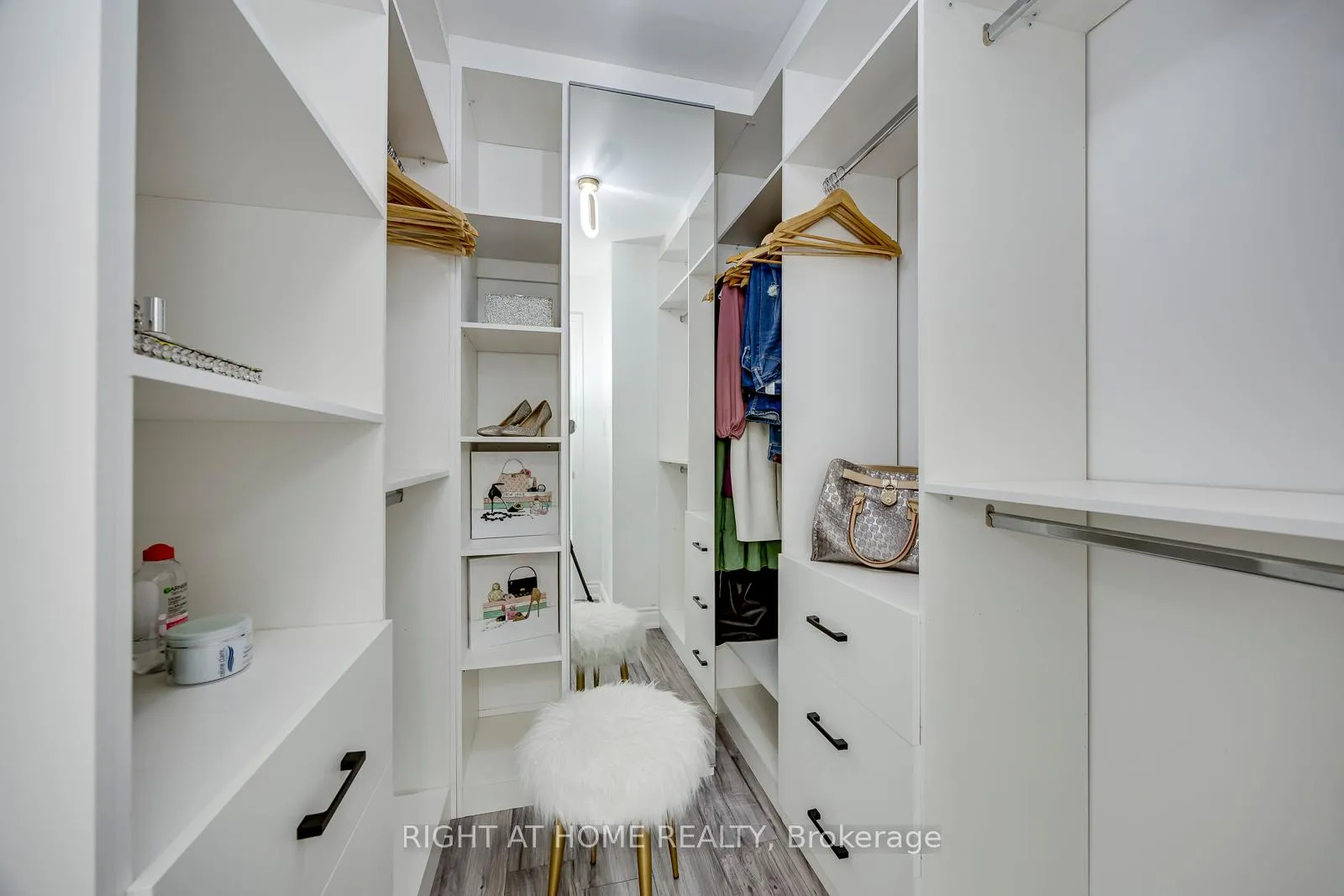 Photo 32 of 1451 Tobyn Drive, Burlington, Tansley — HOMEH