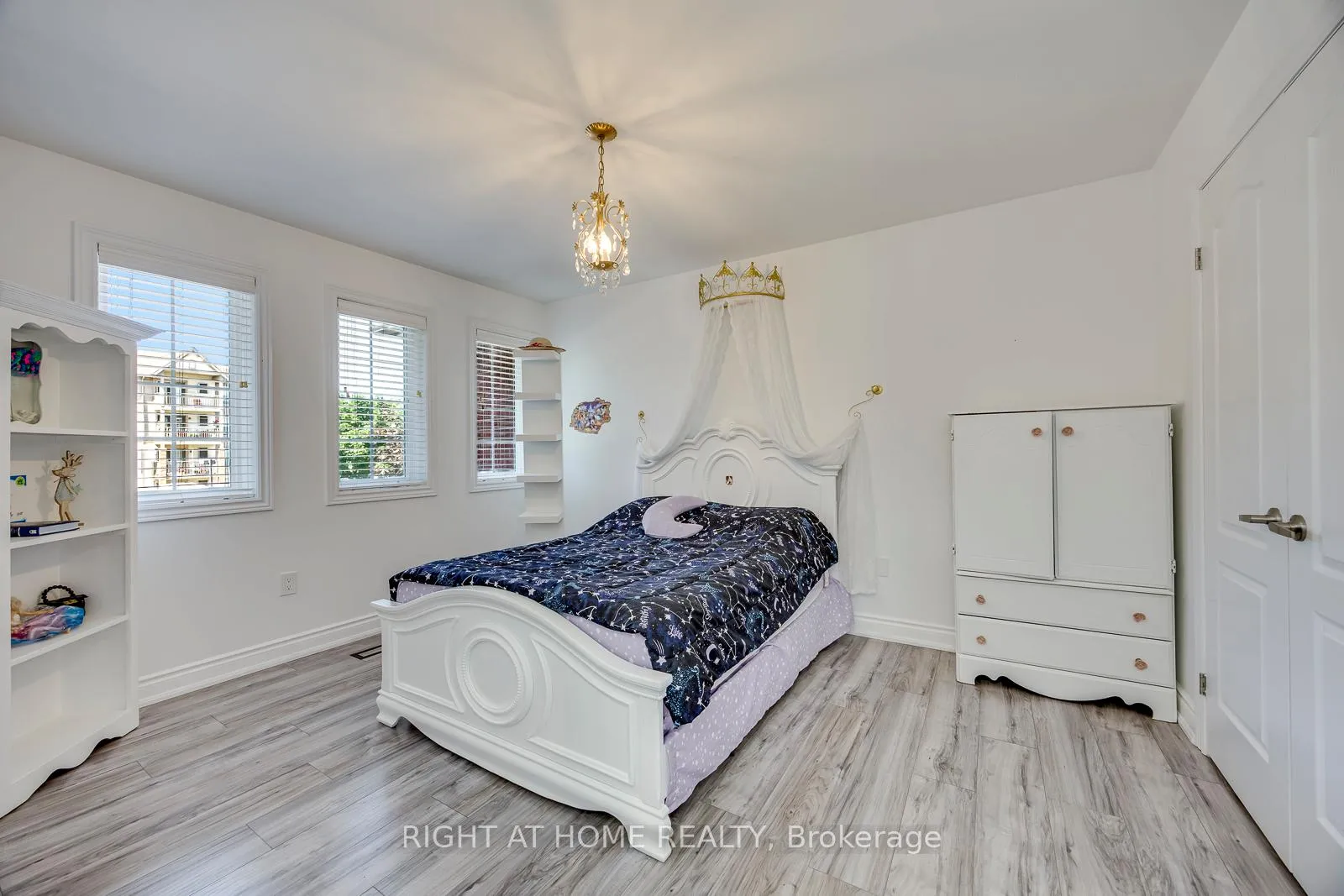 Photo 36 of 1451 Tobyn Drive, Burlington, Tansley — HOMEH