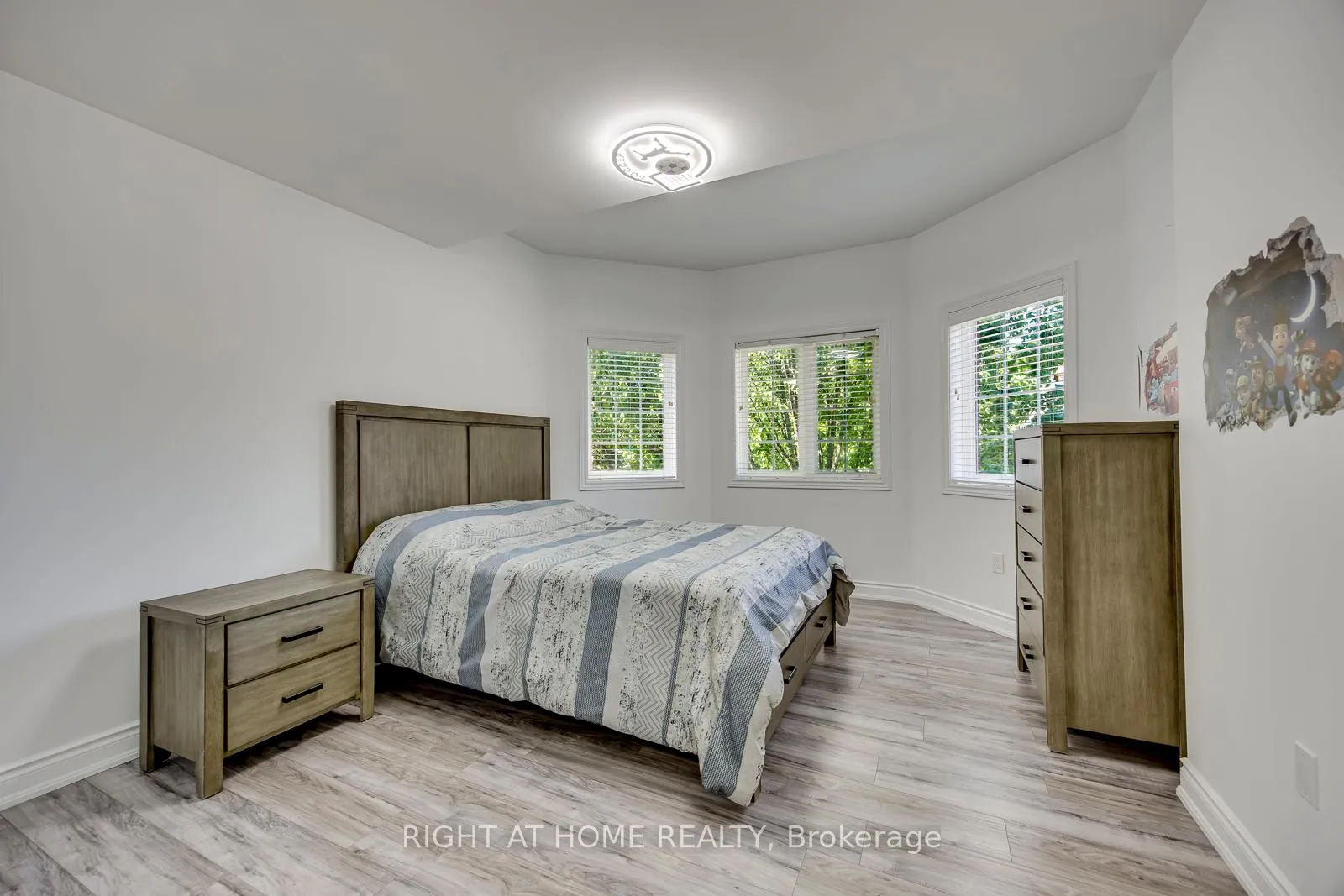 Photo 37 of 1451 Tobyn Drive, Burlington, Tansley — HOMEH