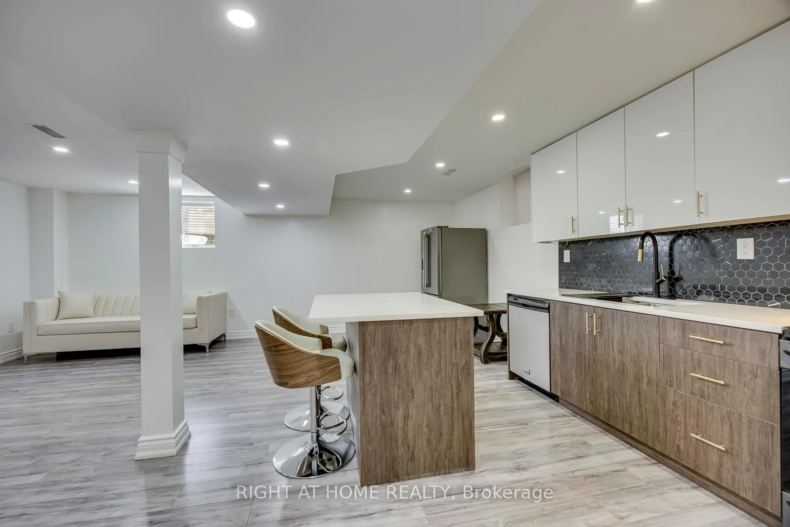 Photo 41 of 1451 Tobyn Drive, Burlington, Tansley — HOMEH