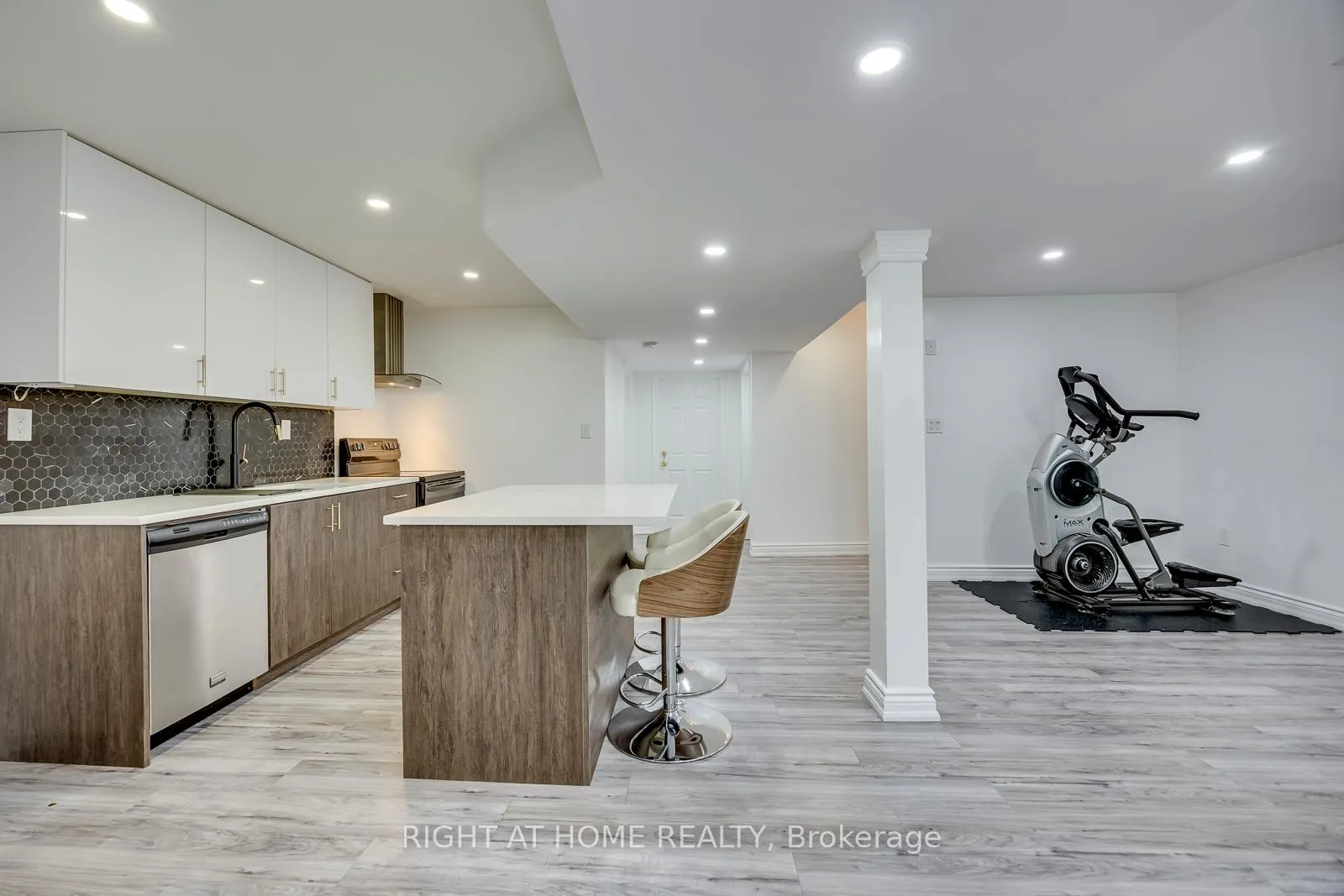 Photo 44 of 1451 Tobyn Drive, Burlington, Tansley — HOMEH