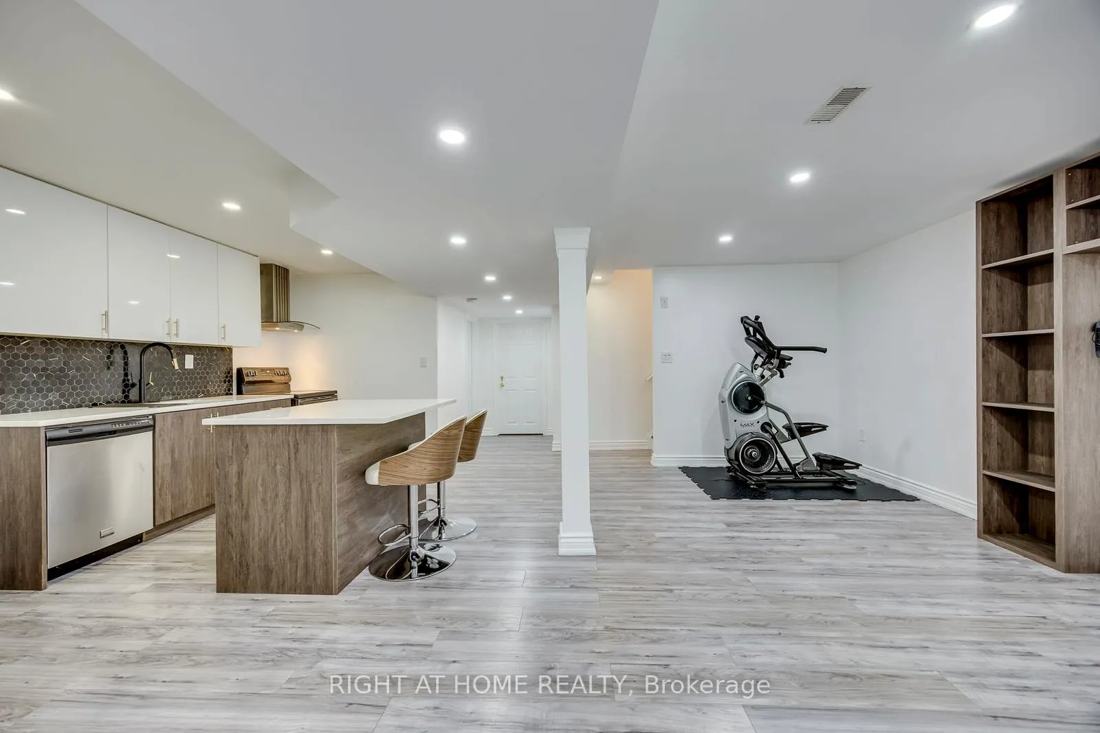 Photo 45 of 1451 Tobyn Drive, Burlington, Tansley — HOMEH
