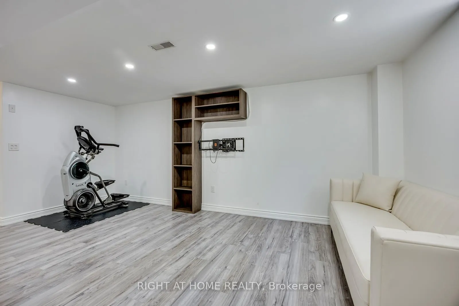 Photo 46 of 1451 Tobyn Drive, Burlington, Tansley — HOMEH