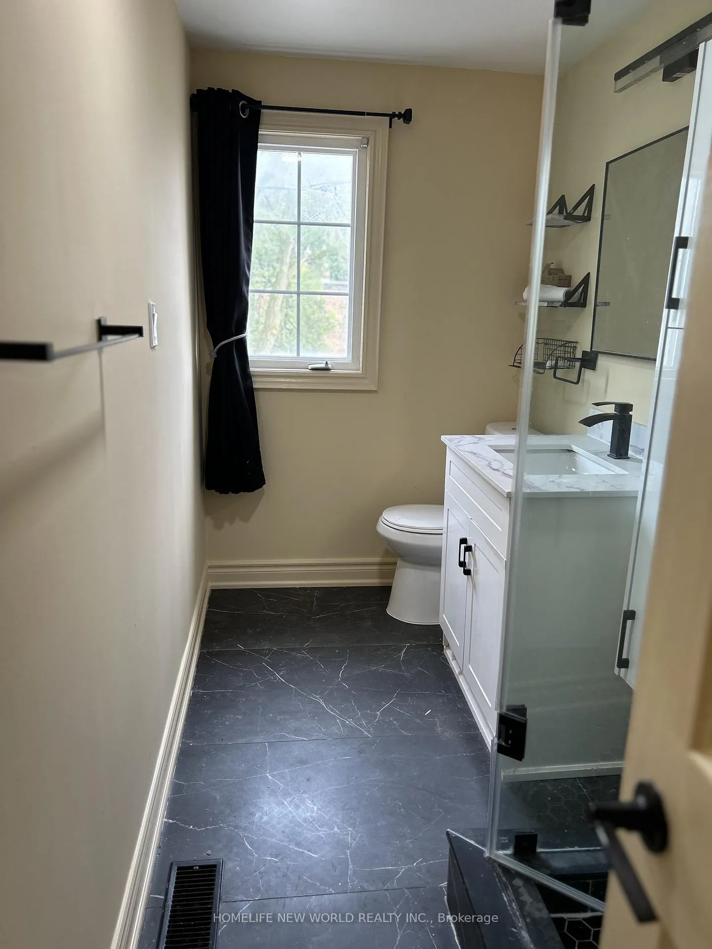 Photo 9 of Unit upper, 11 Humber Boulevard, Toronto, Rockcliffe-Smythe — HOMEH