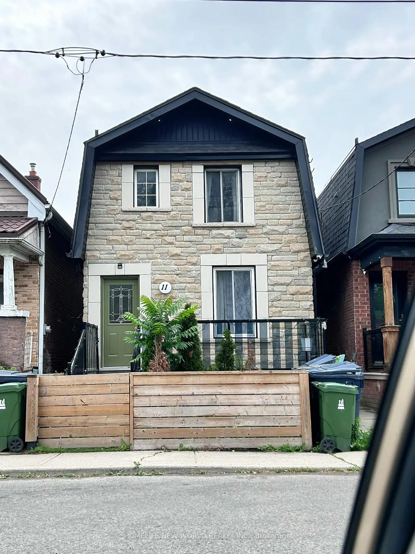 Photo 1 of Unit upper, 11 Humber Boulevard, Toronto, Rockcliffe-Smythe — HOMEH