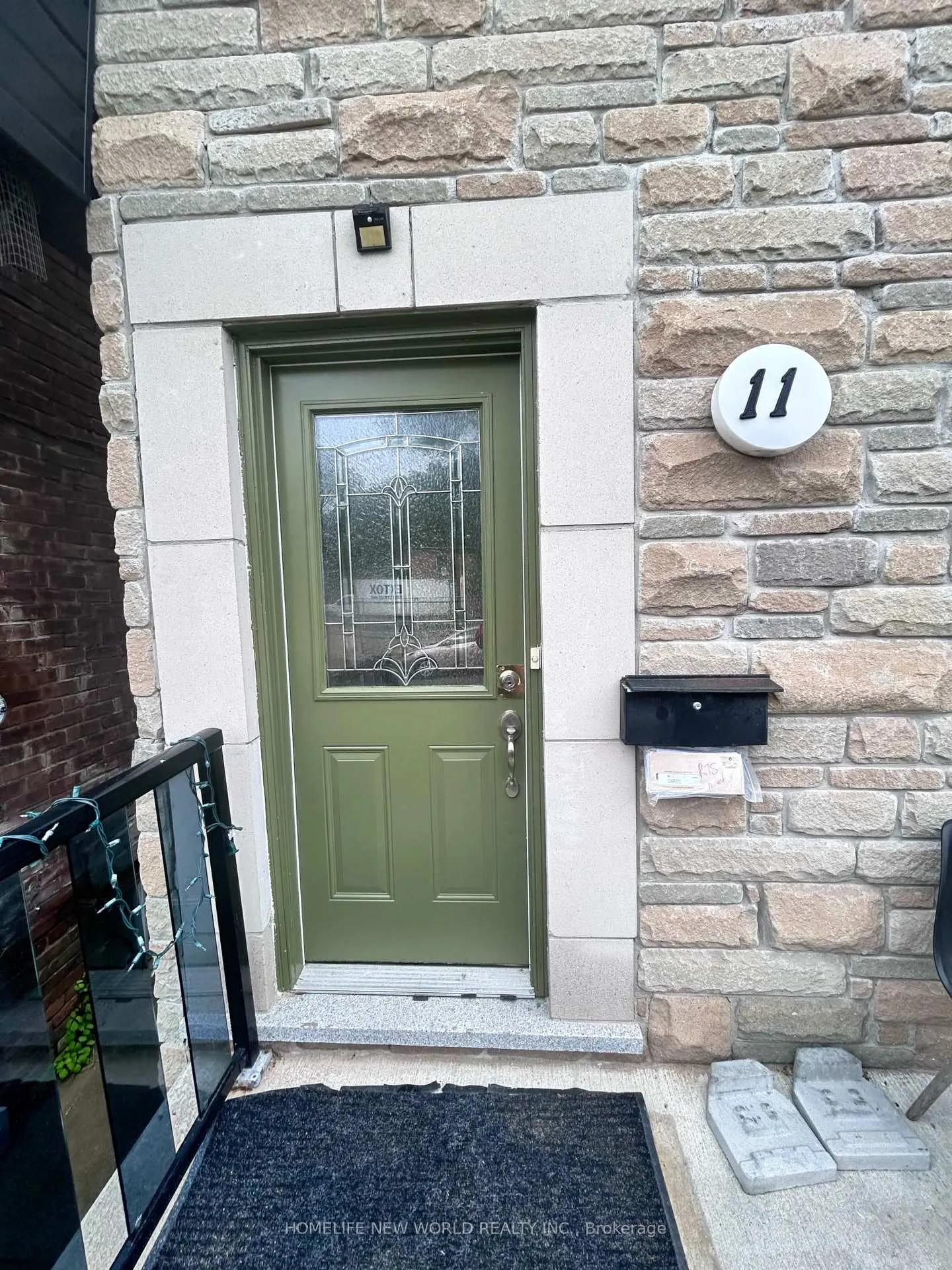 Photo 2 of Unit upper, 11 Humber Boulevard, Toronto, Rockcliffe-Smythe — HOMEH