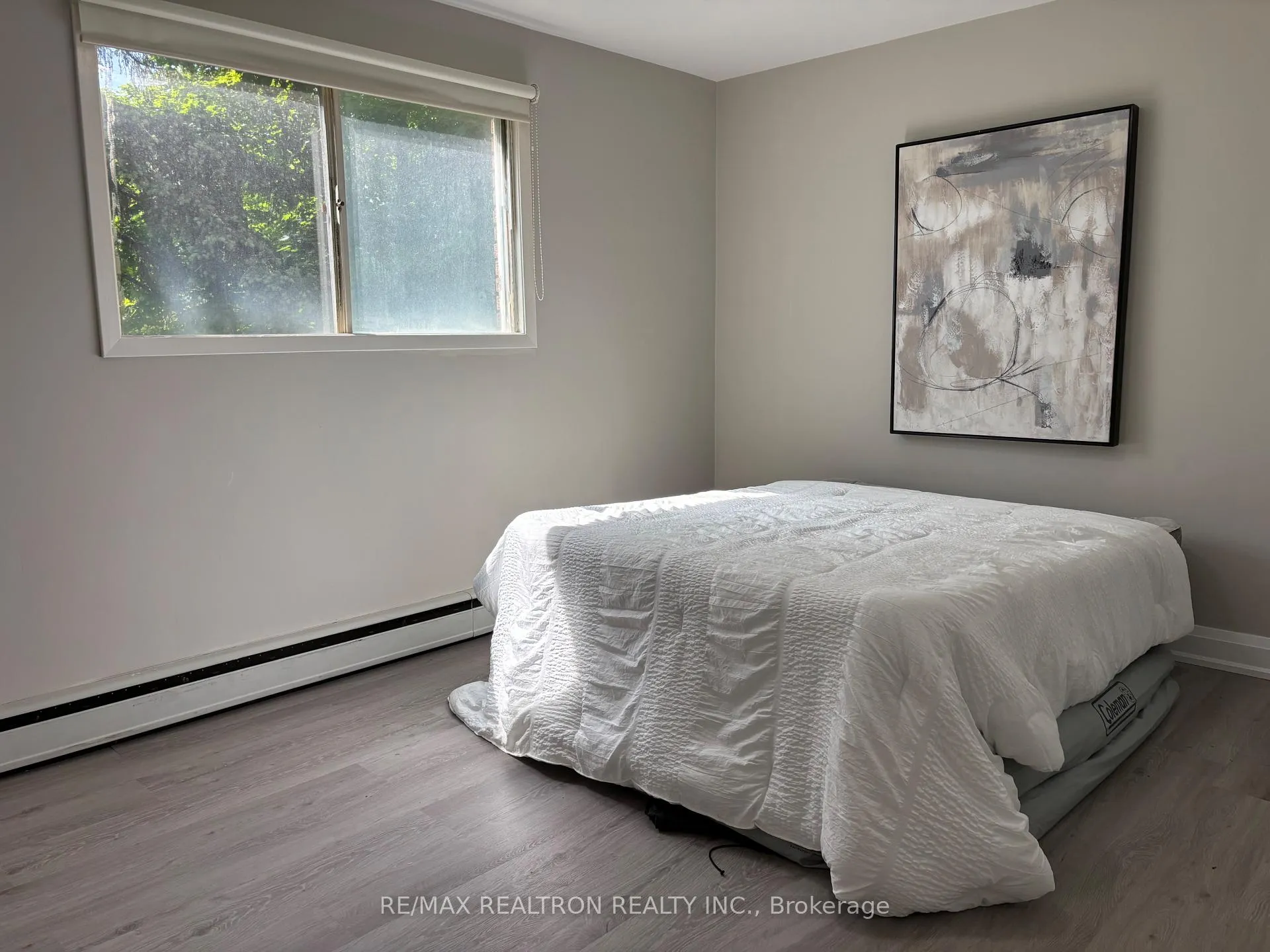 Photo 2 of 327 Glenridge Avenue, St. Catharines, Glendale/Glenridge — HOMEH